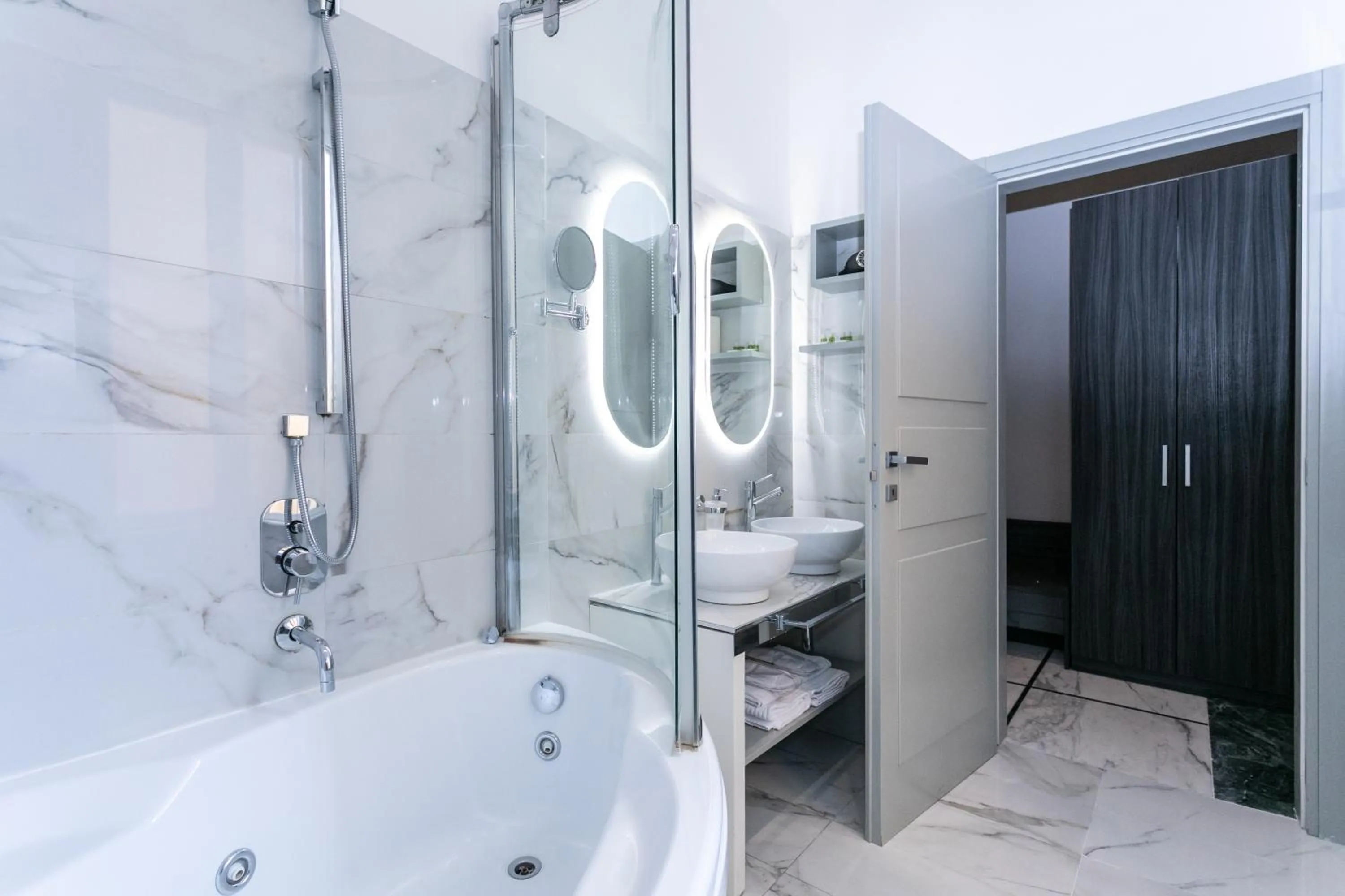 Bathroom in Cesare ai Cavalieri Suites