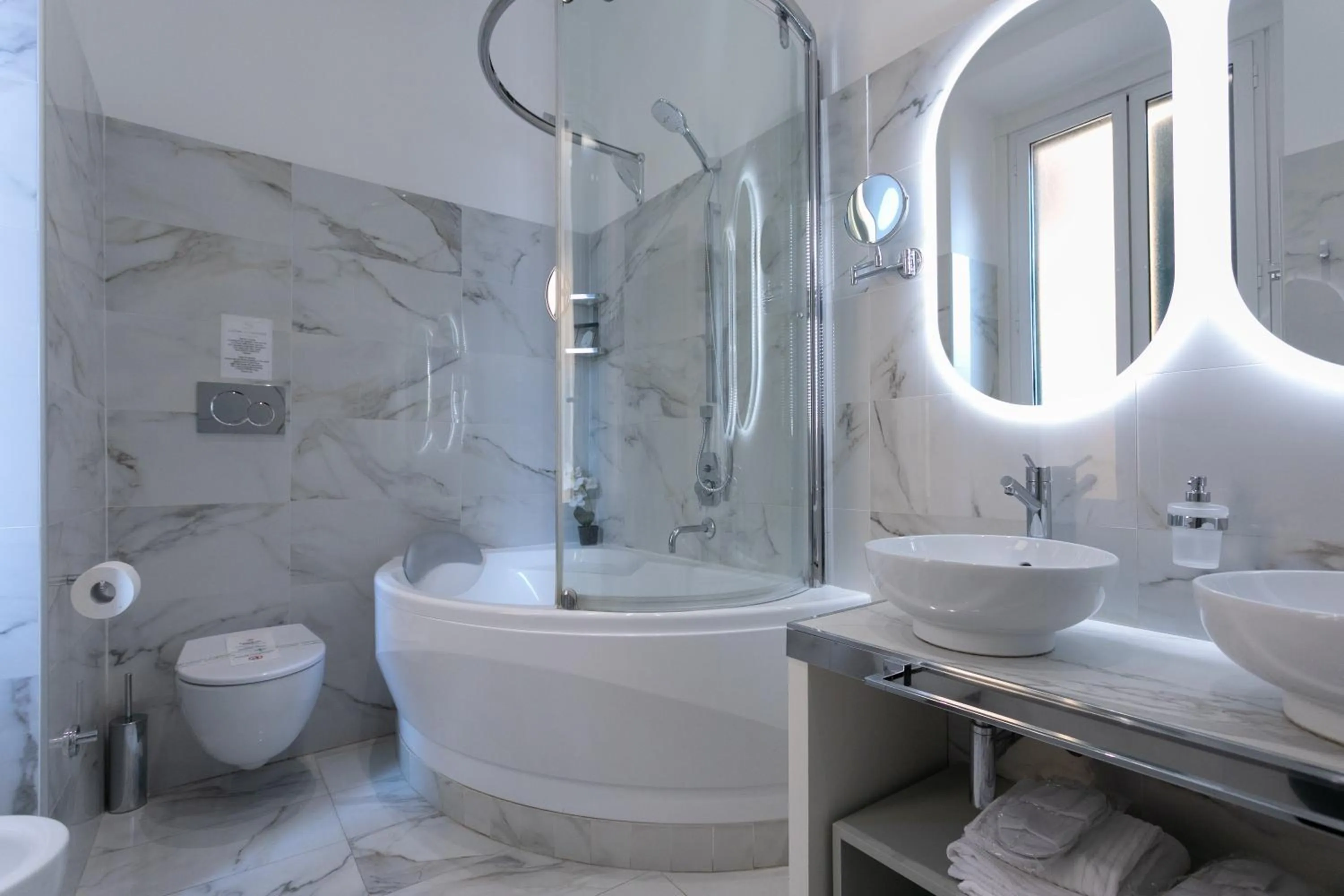 Bathroom in Cesare ai Cavalieri Suites