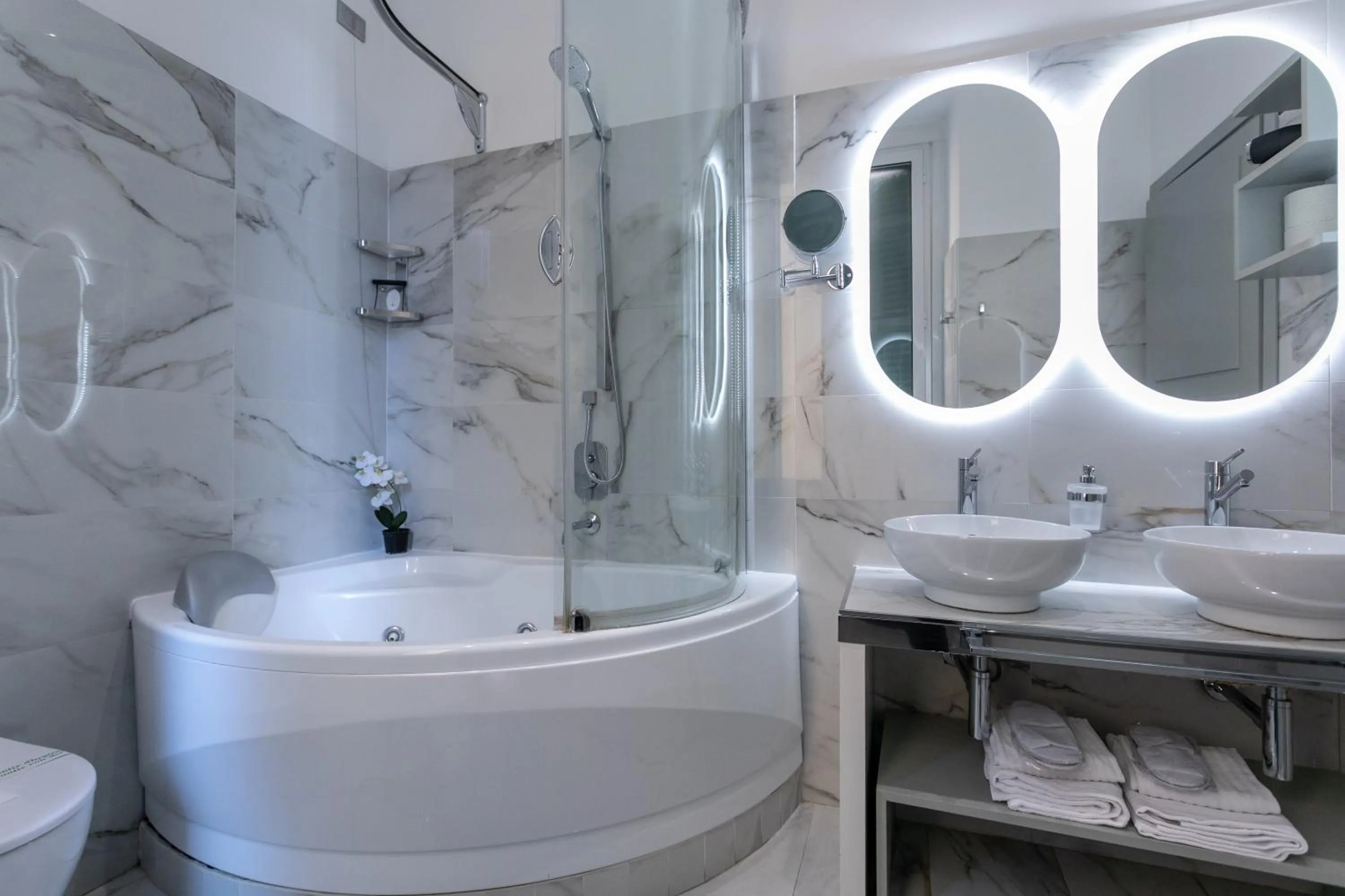 Bathroom in Cesare ai Cavalieri Suites