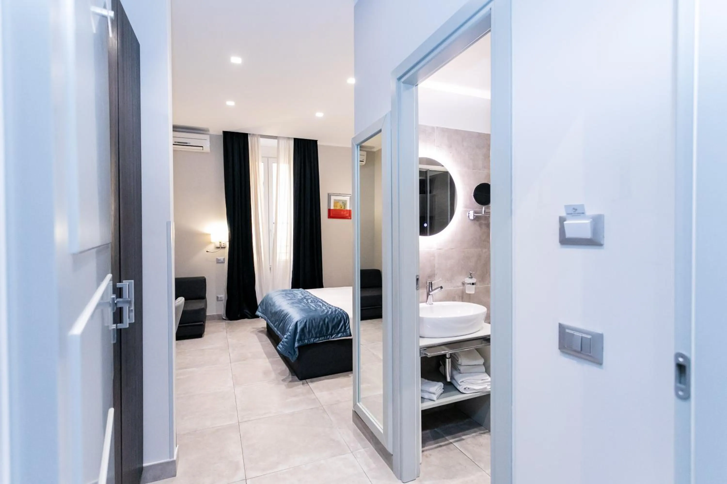 Bathroom, Bed in Cesare ai Cavalieri Suites