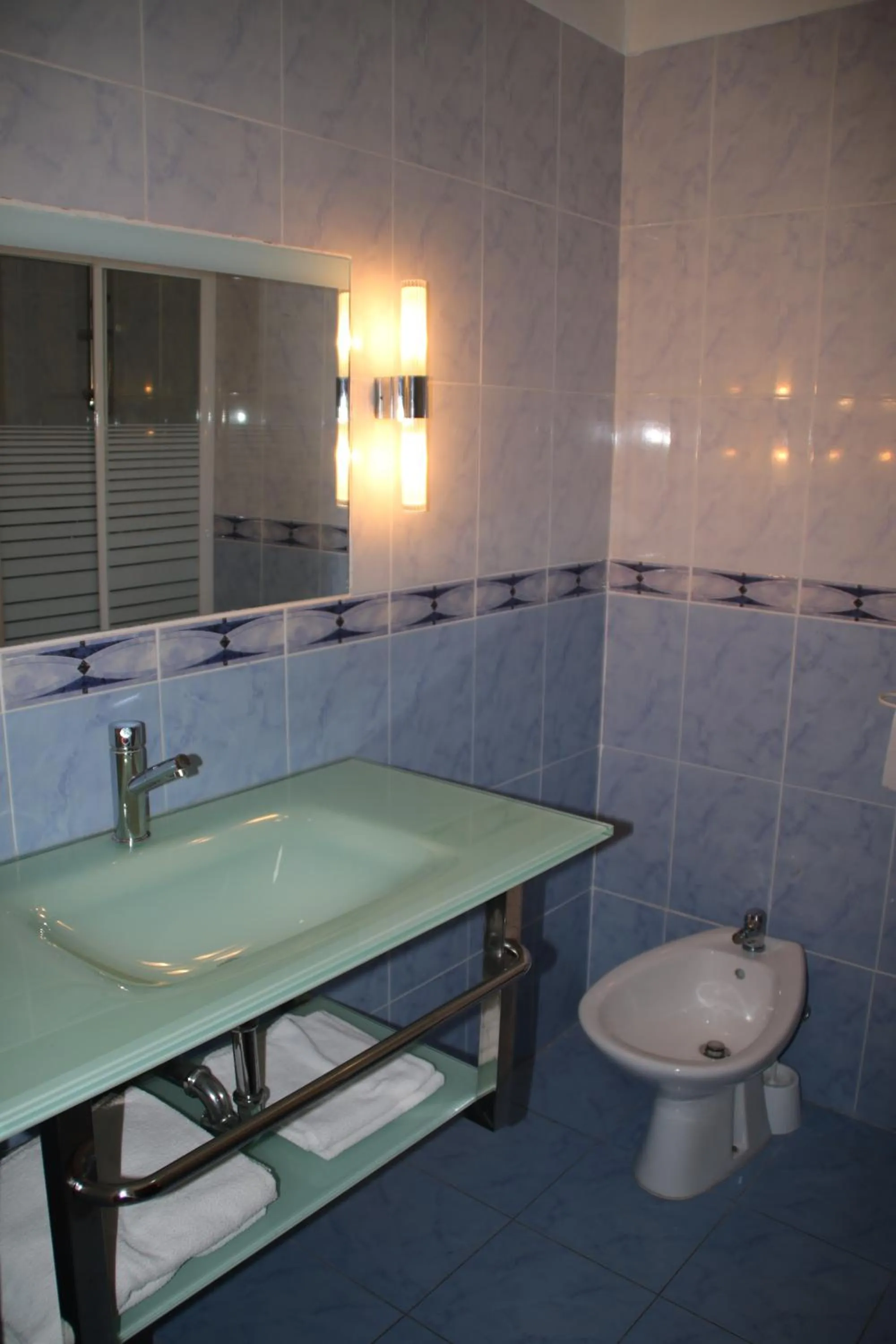 Bathroom in Hôtel Lutetia