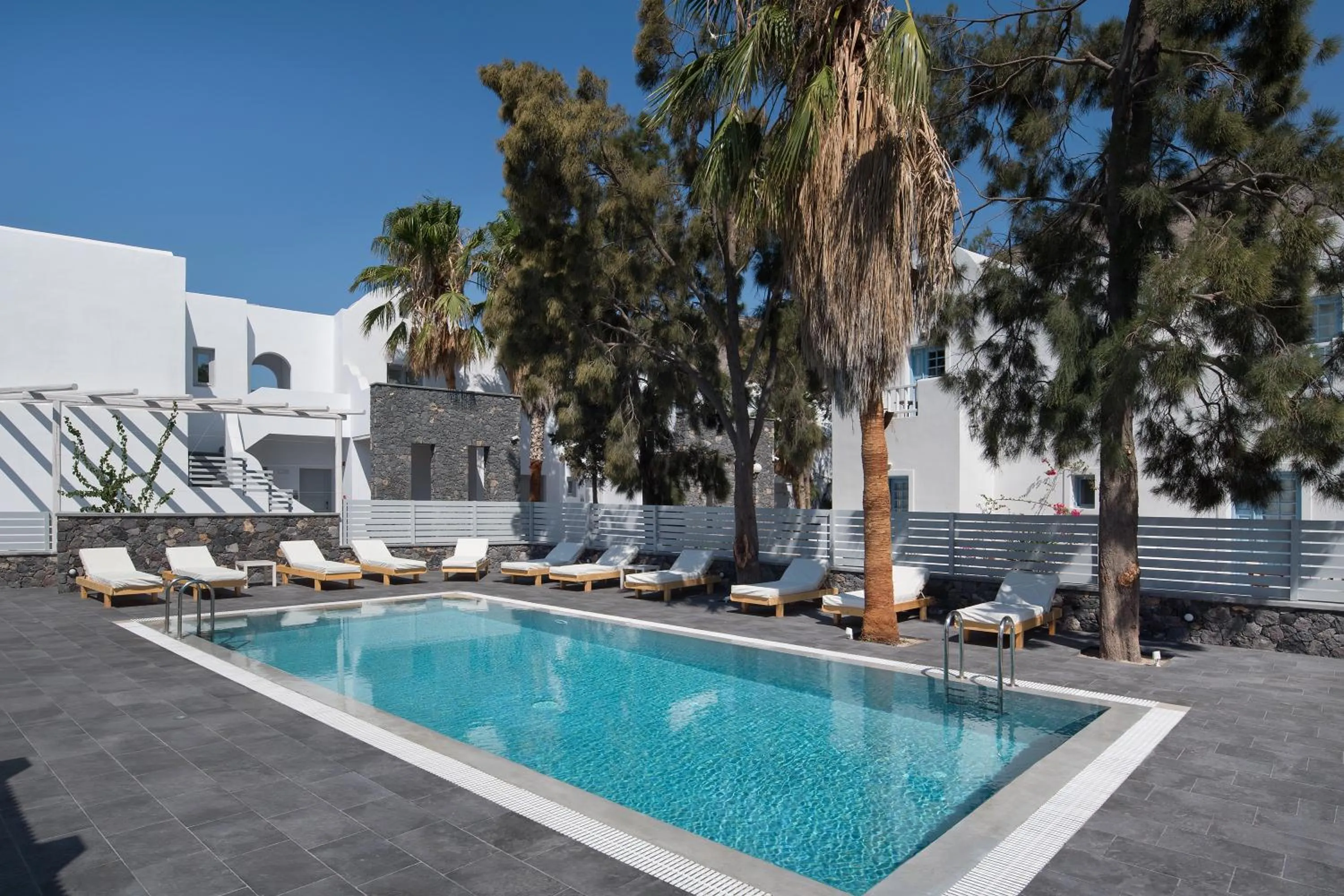 Swimming pool in Meltemi Excelsior Suites