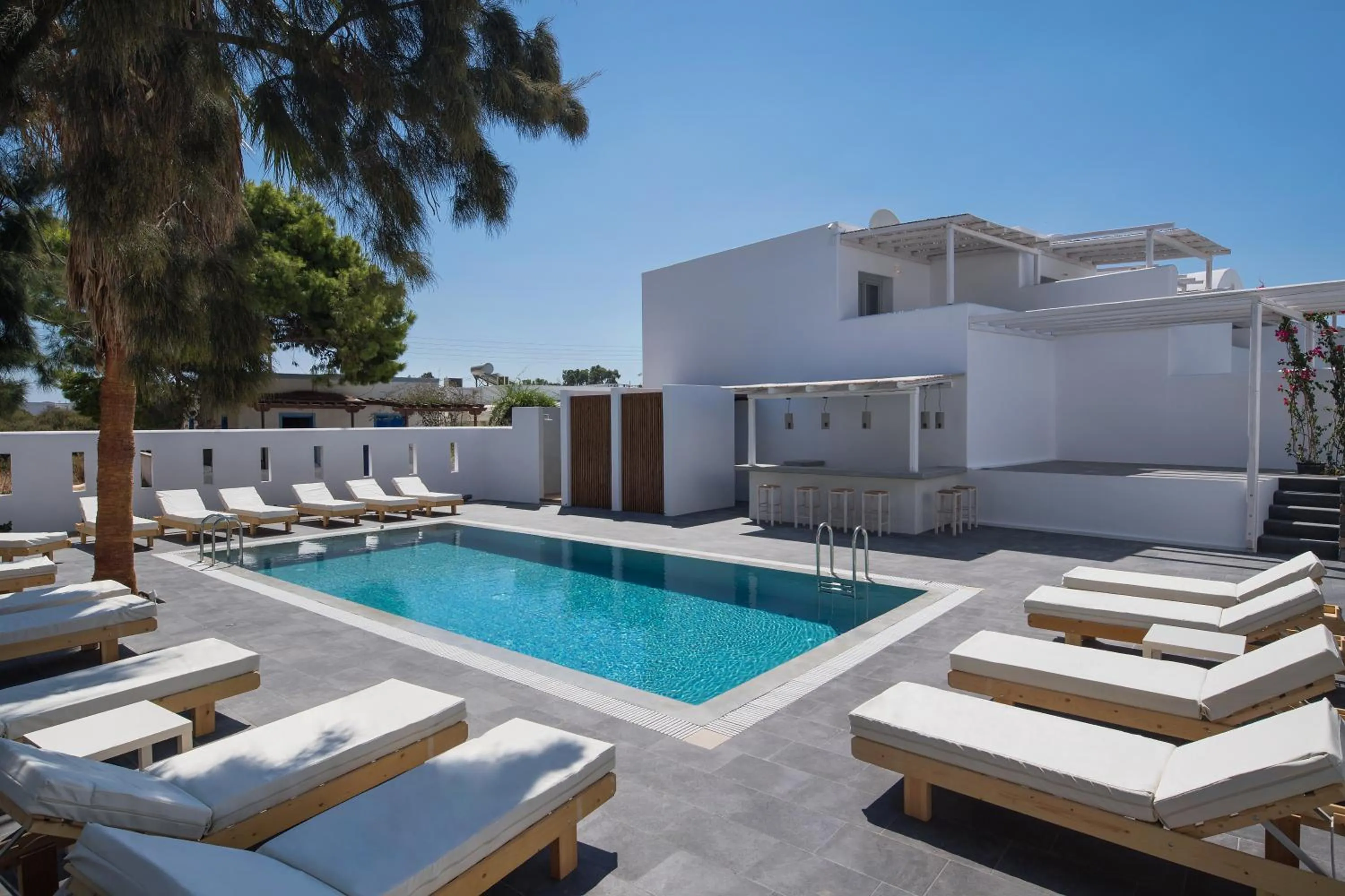 Swimming pool in Meltemi Excelsior Suites