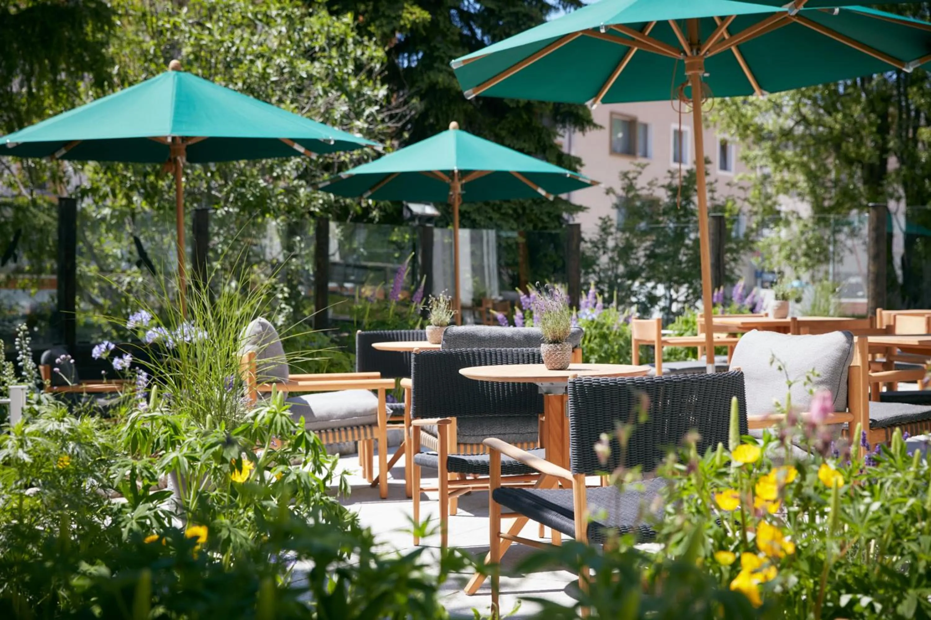 Patio in Hotel Walther - Relais & Châteaux