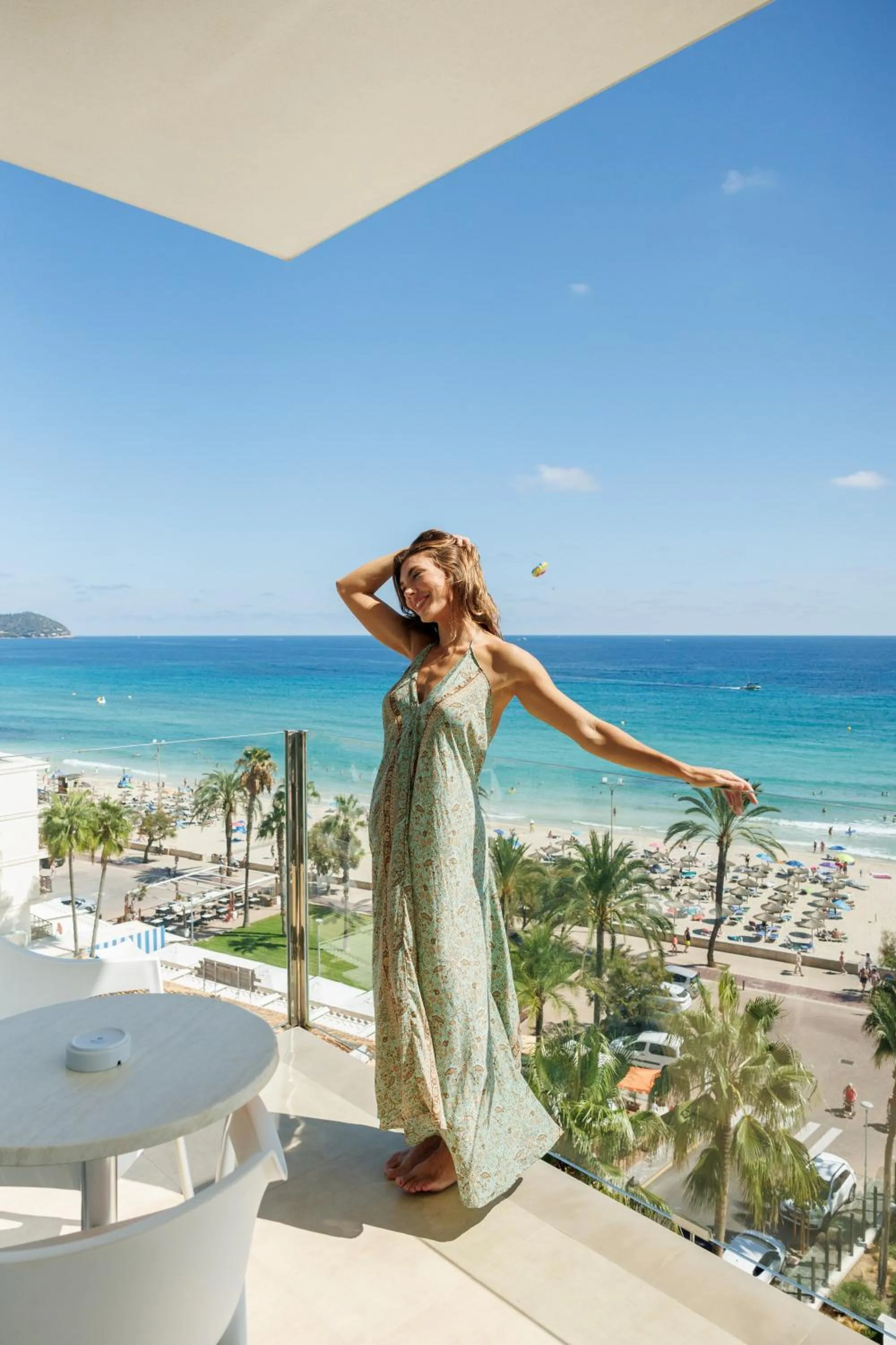 Photo of the whole room in CM Playa del Moro