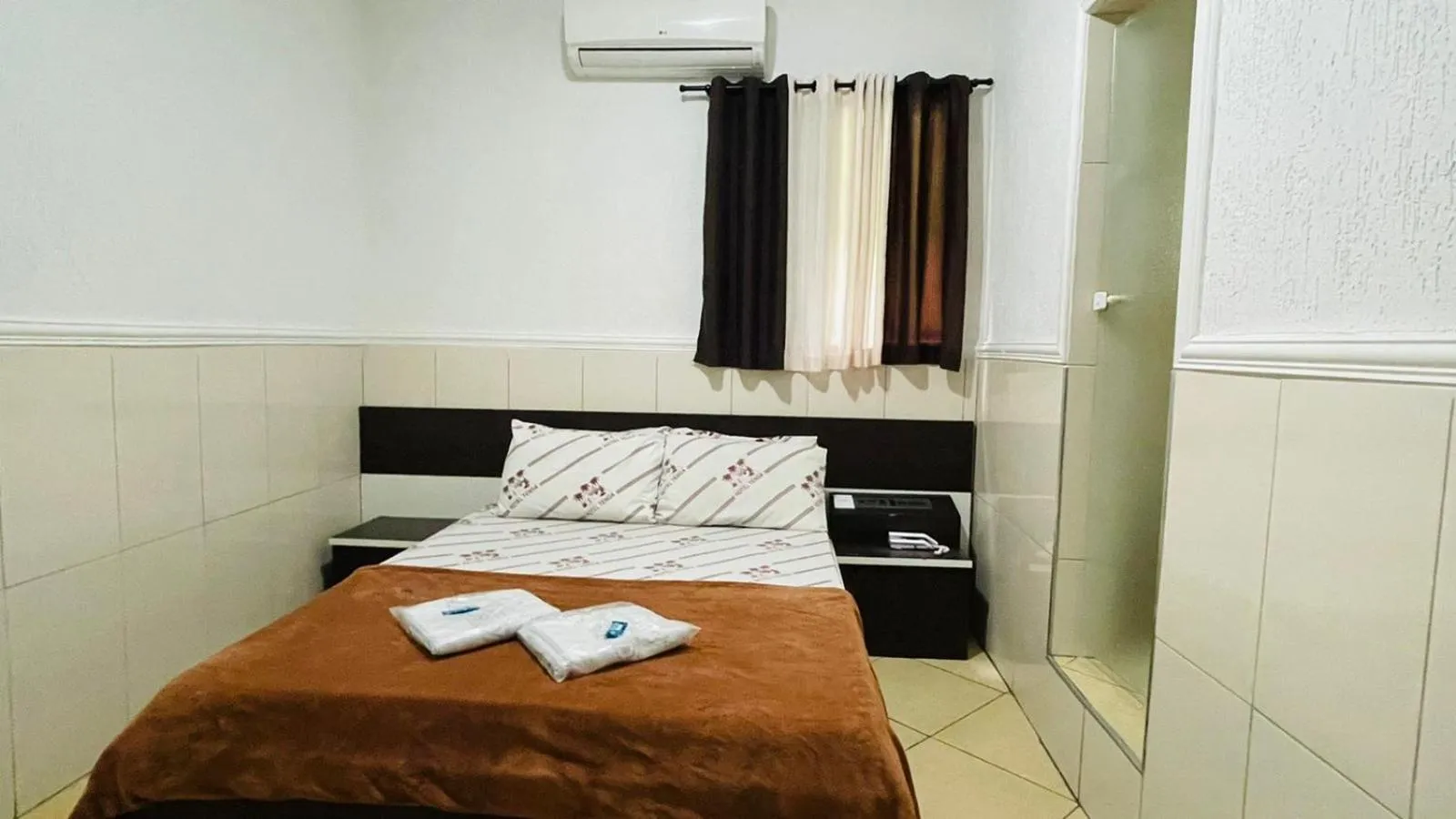 Bed in Hotel Tenda Brigadeiro - 5 Minutos a Pé do Metrô e Praça da Sé, 8 Minutos da Rua 25 de Março e Liberdade - Estacionamento Opcional