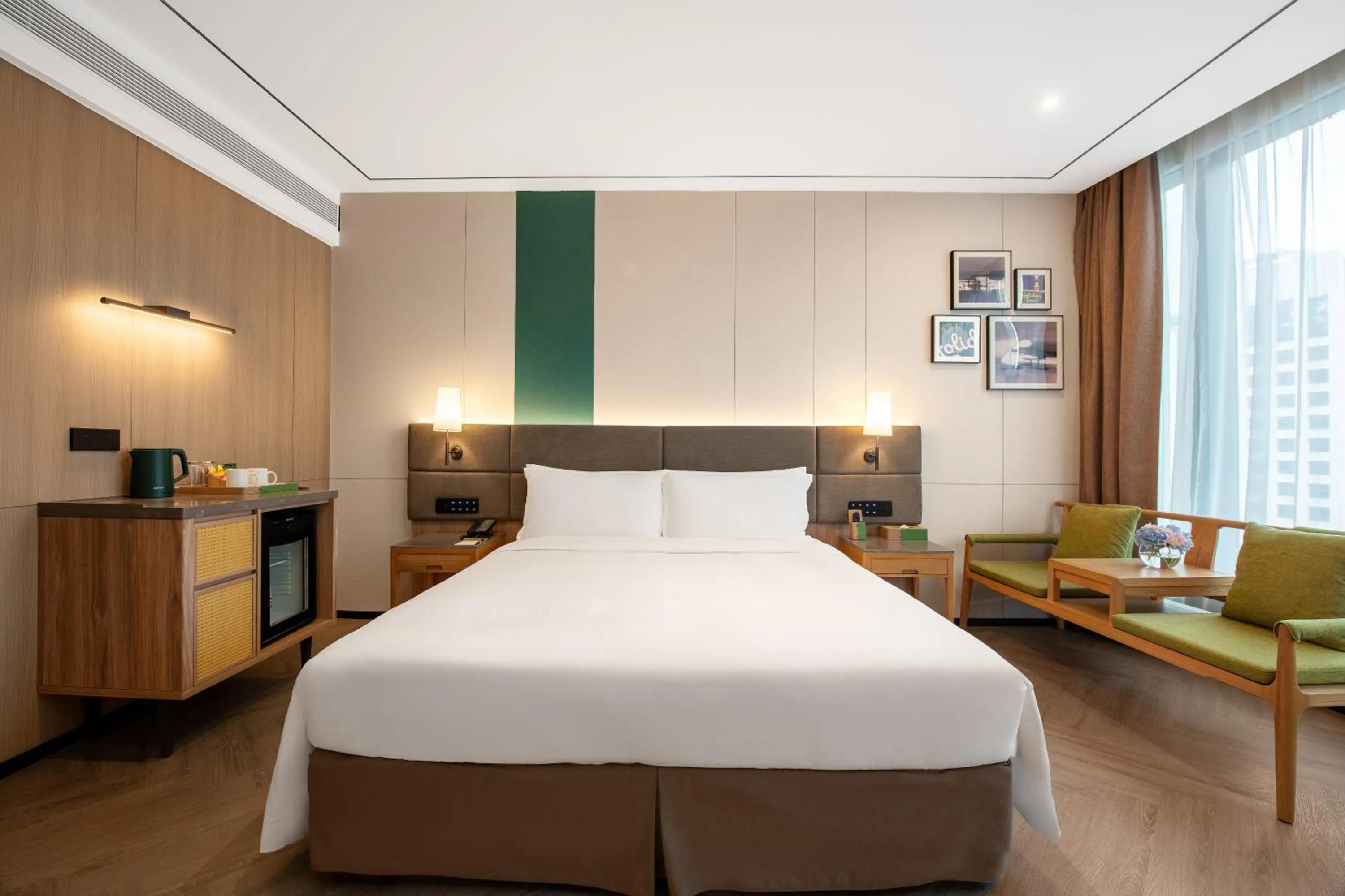 Bedroom, Bed in Holiday Inn Guangzhou Zhujiang New Town