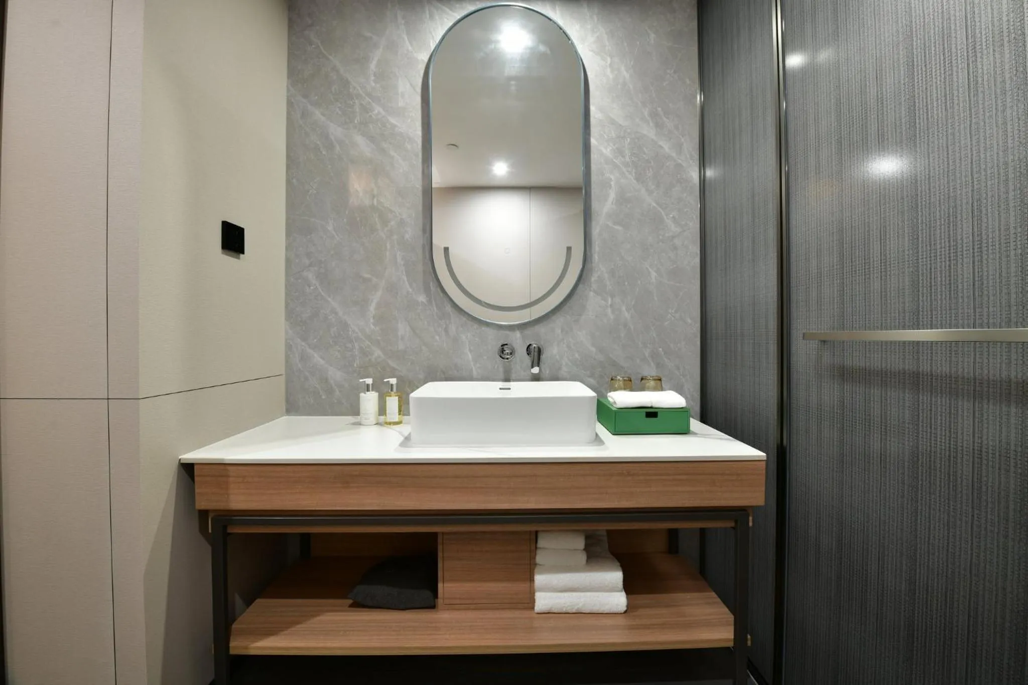 Photo of the whole room in Holiday Inn Guangzhou Zhujiang New Town