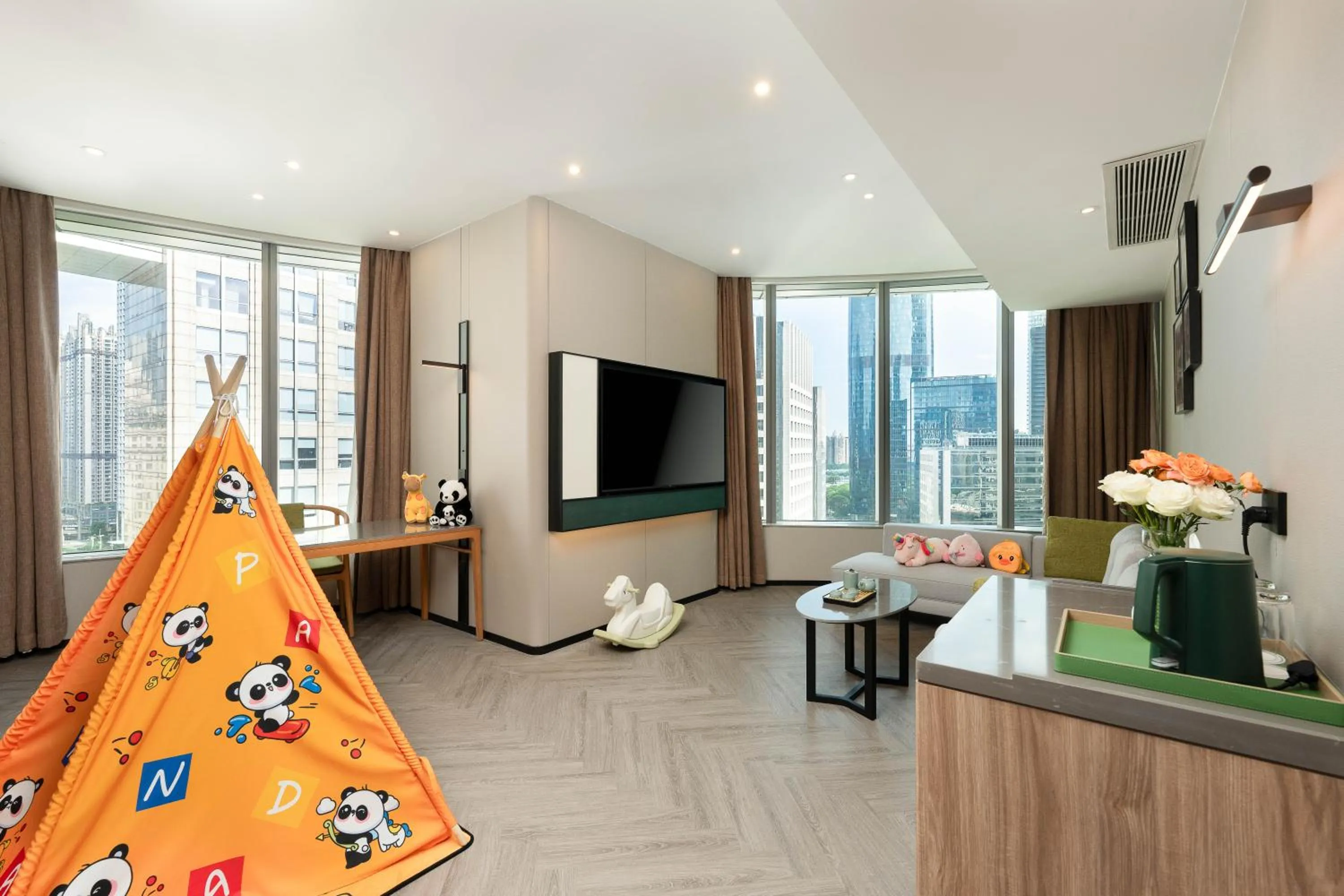 TV and multimedia in Holiday Inn Guangzhou Zhujiang New Town