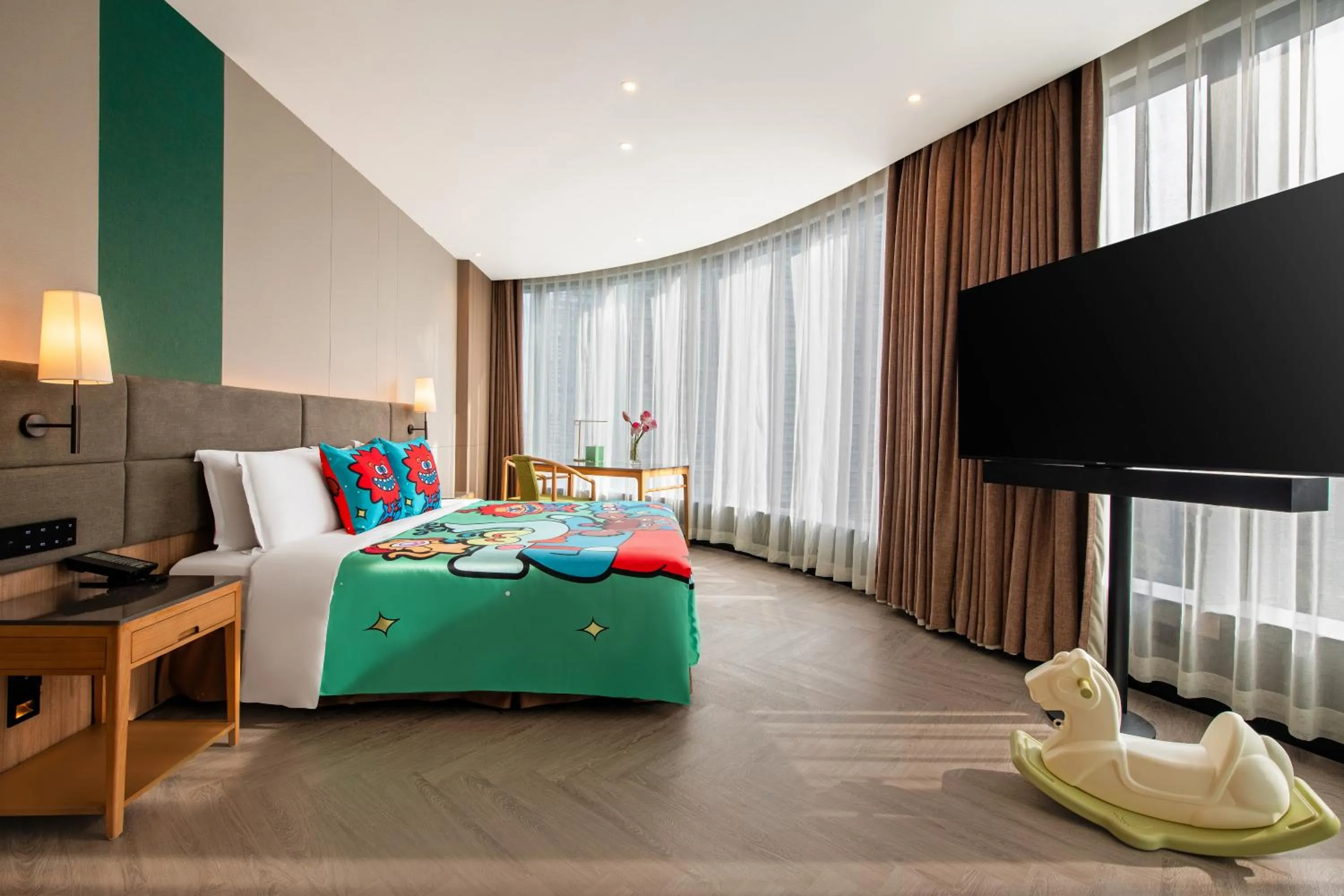 Bedroom, Bed in Holiday Inn Guangzhou Zhujiang New Town