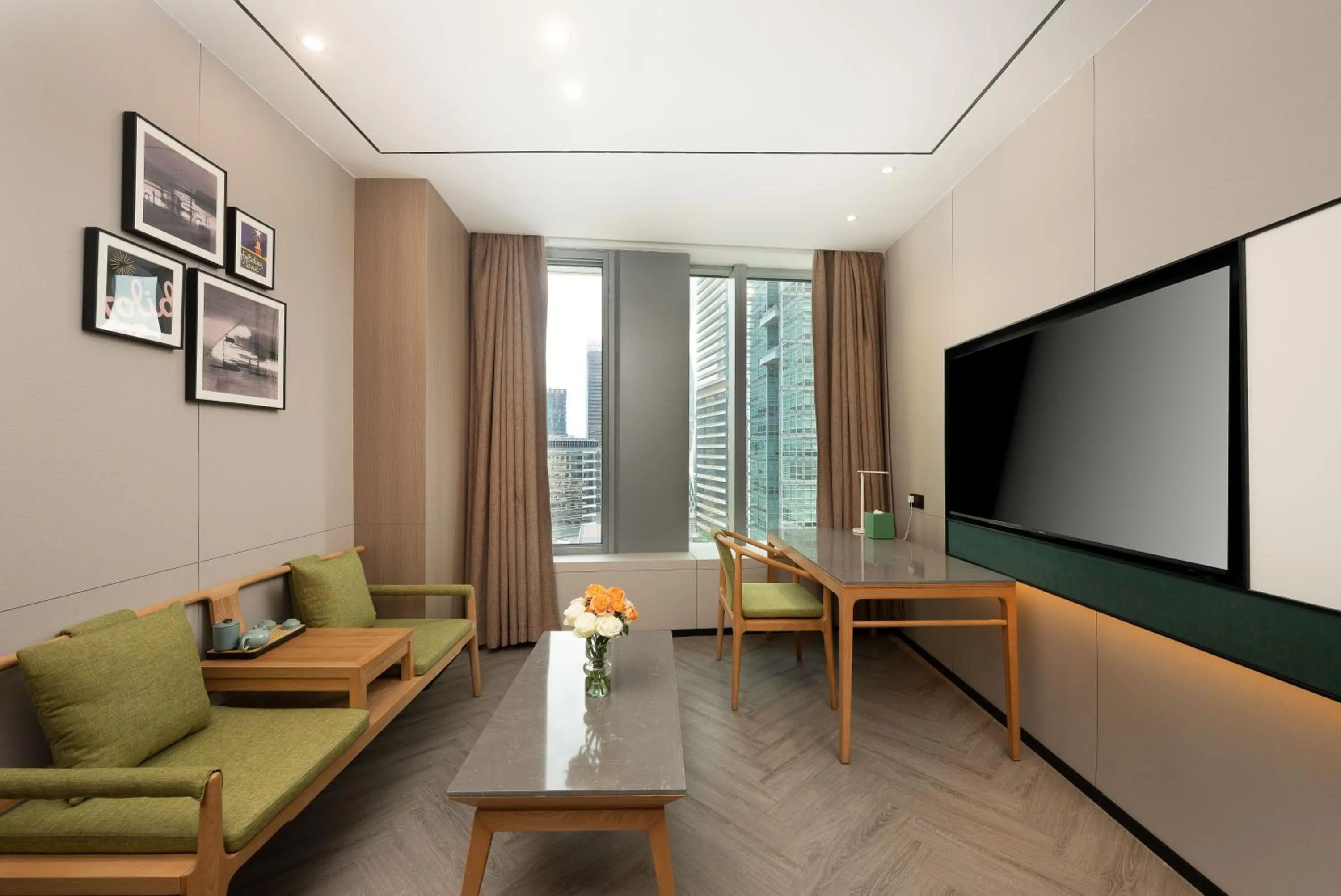 TV and multimedia in Holiday Inn Guangzhou Zhujiang New Town