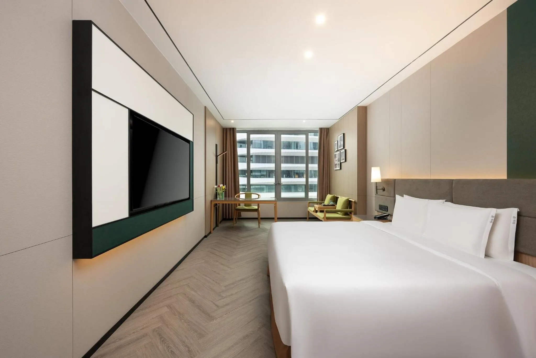 Photo of the whole room, Bed in Holiday Inn Guangzhou Zhujiang New Town