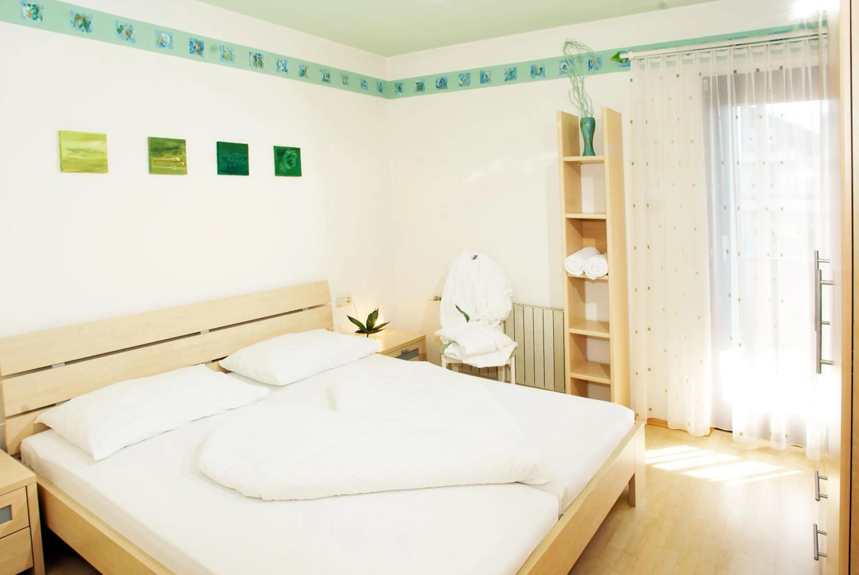 Bedroom, Bed in Hotel Garni ELISABETH