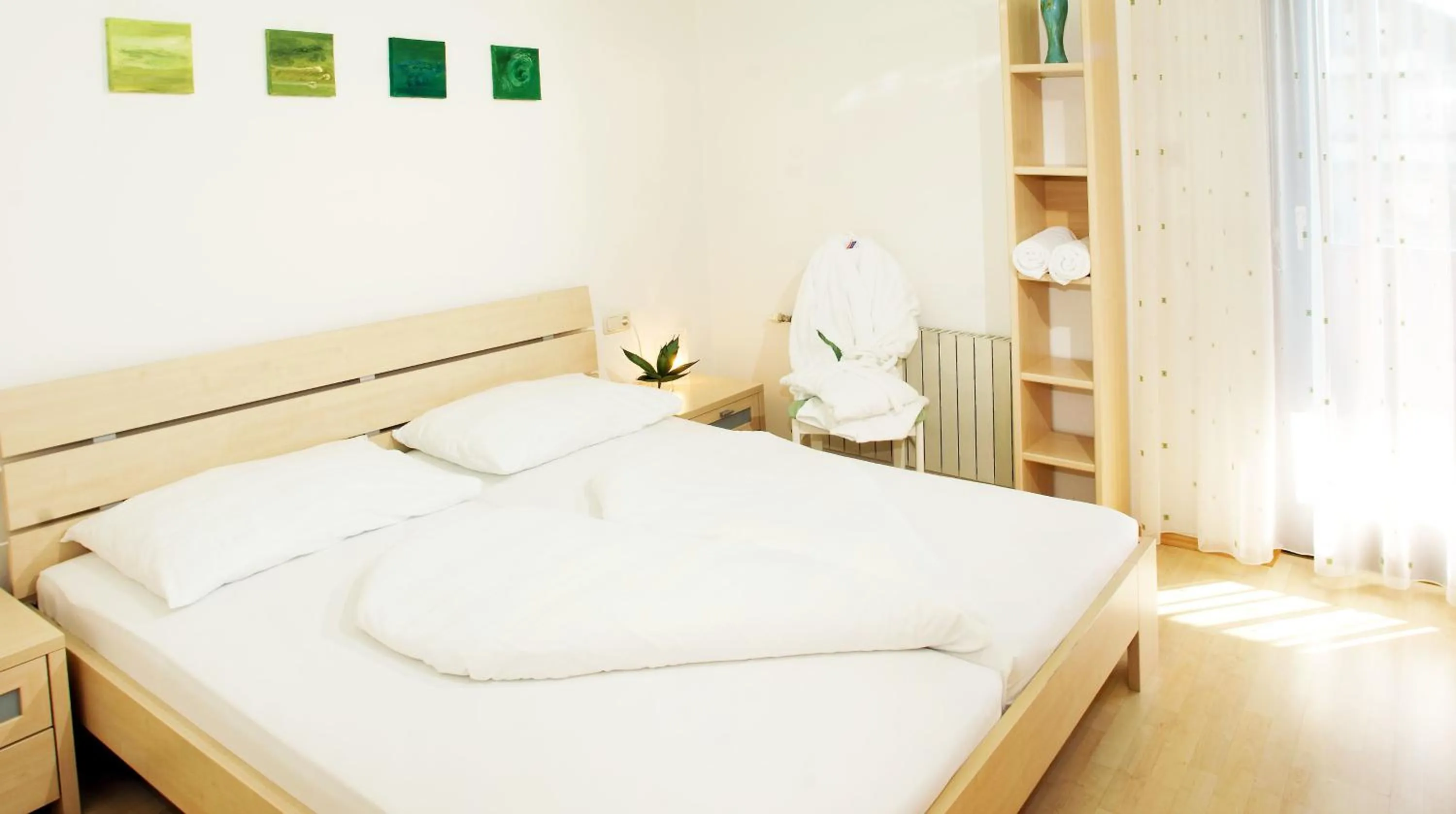 Bedroom, Bed in Hotel Garni ELISABETH