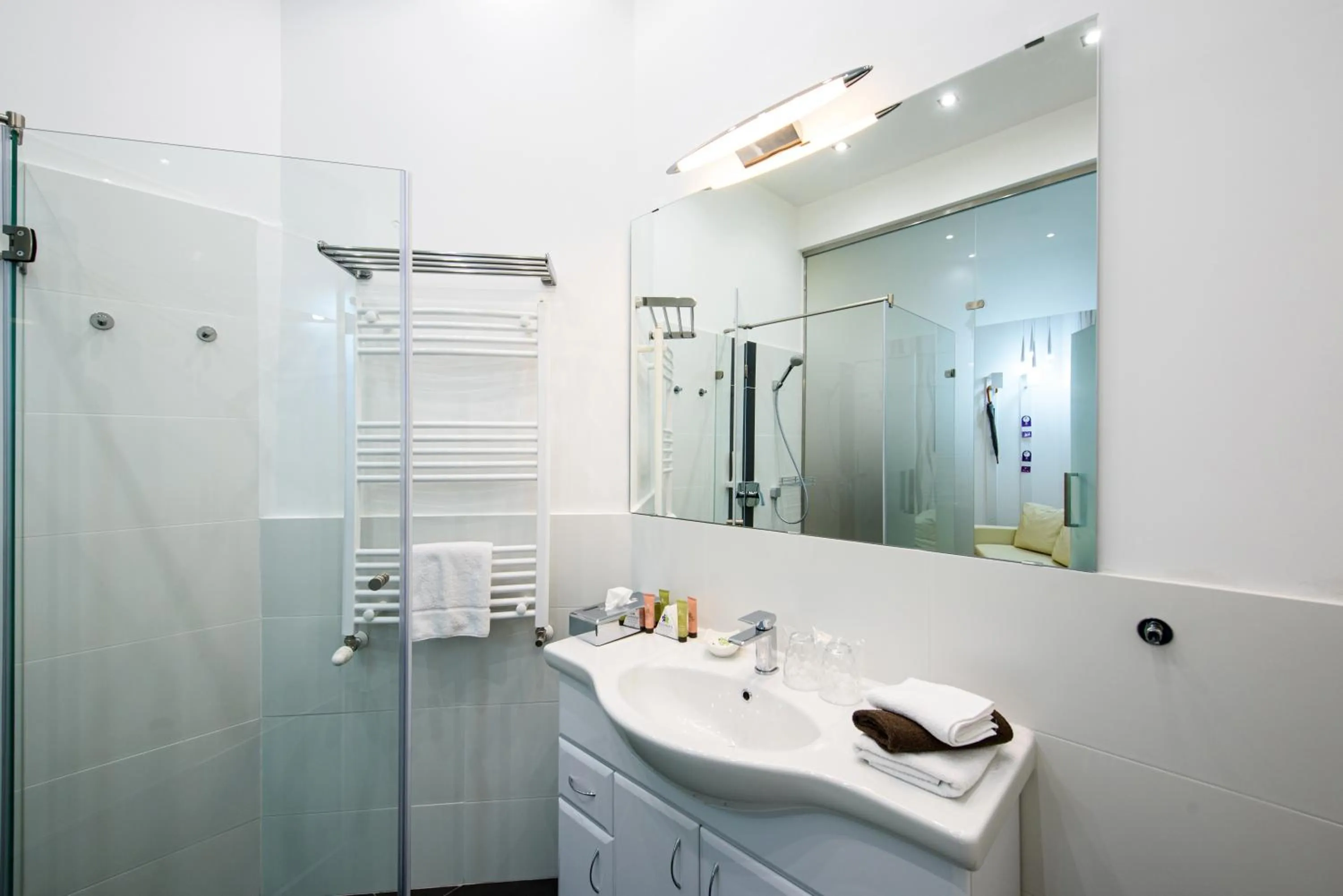 Bathroom in Karoly Corner Residences