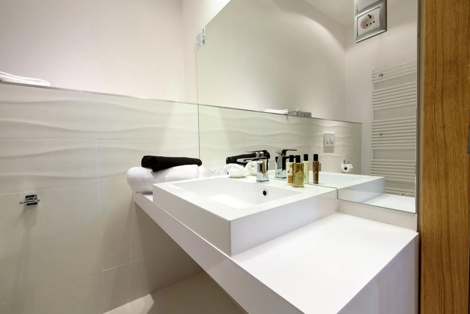 Bathroom in Karoly Corner Residences