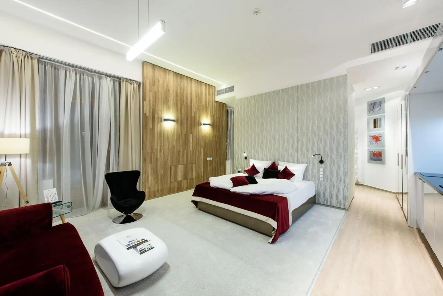 Bedroom, Bed in Karoly Corner Residences