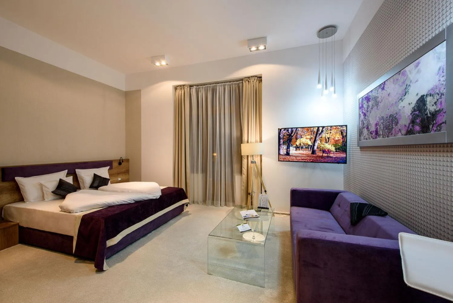 TV and multimedia, Bed in Karoly Corner Residences