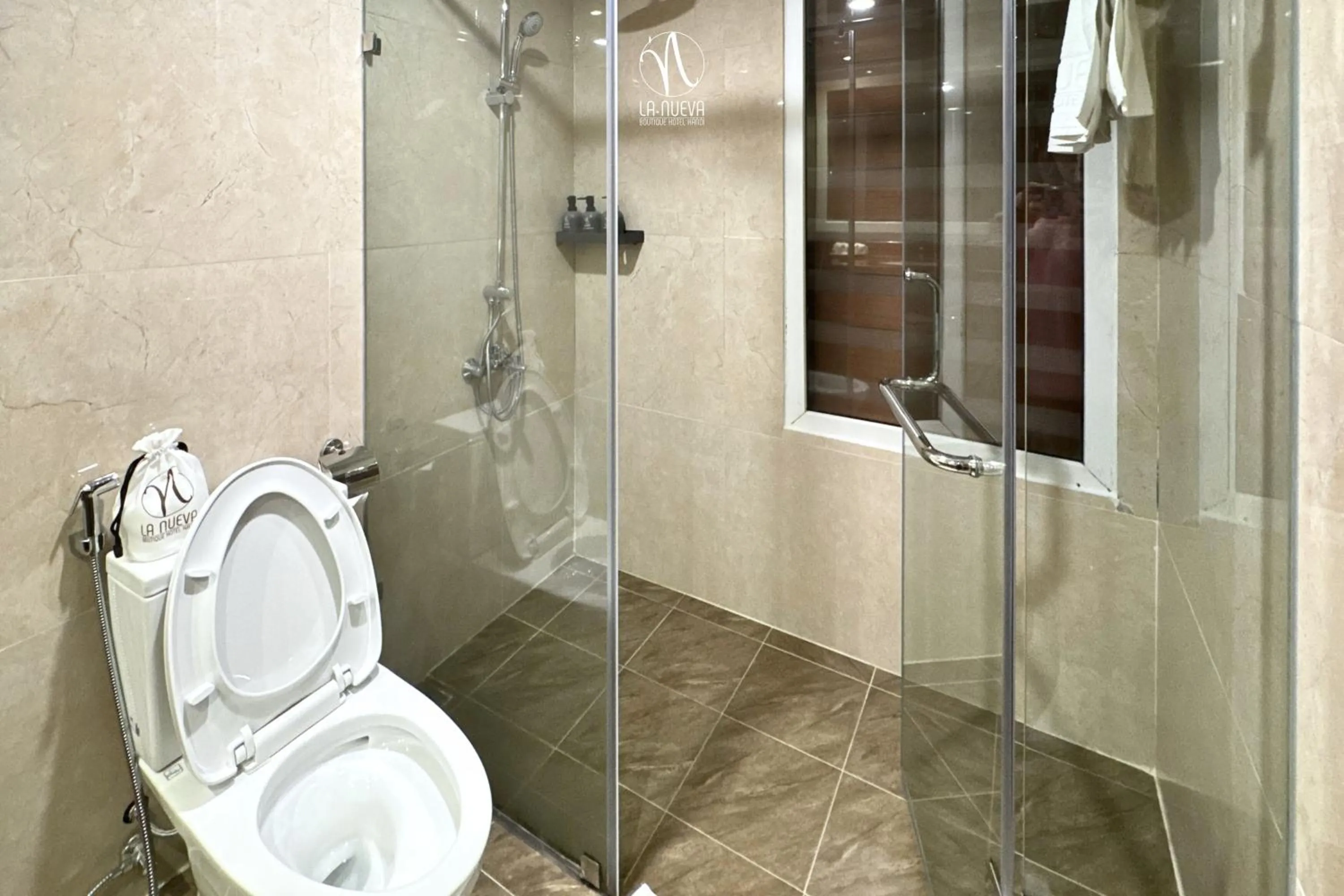 Toilet in La Nueva Boutique Hotel Hanoi & Spa
