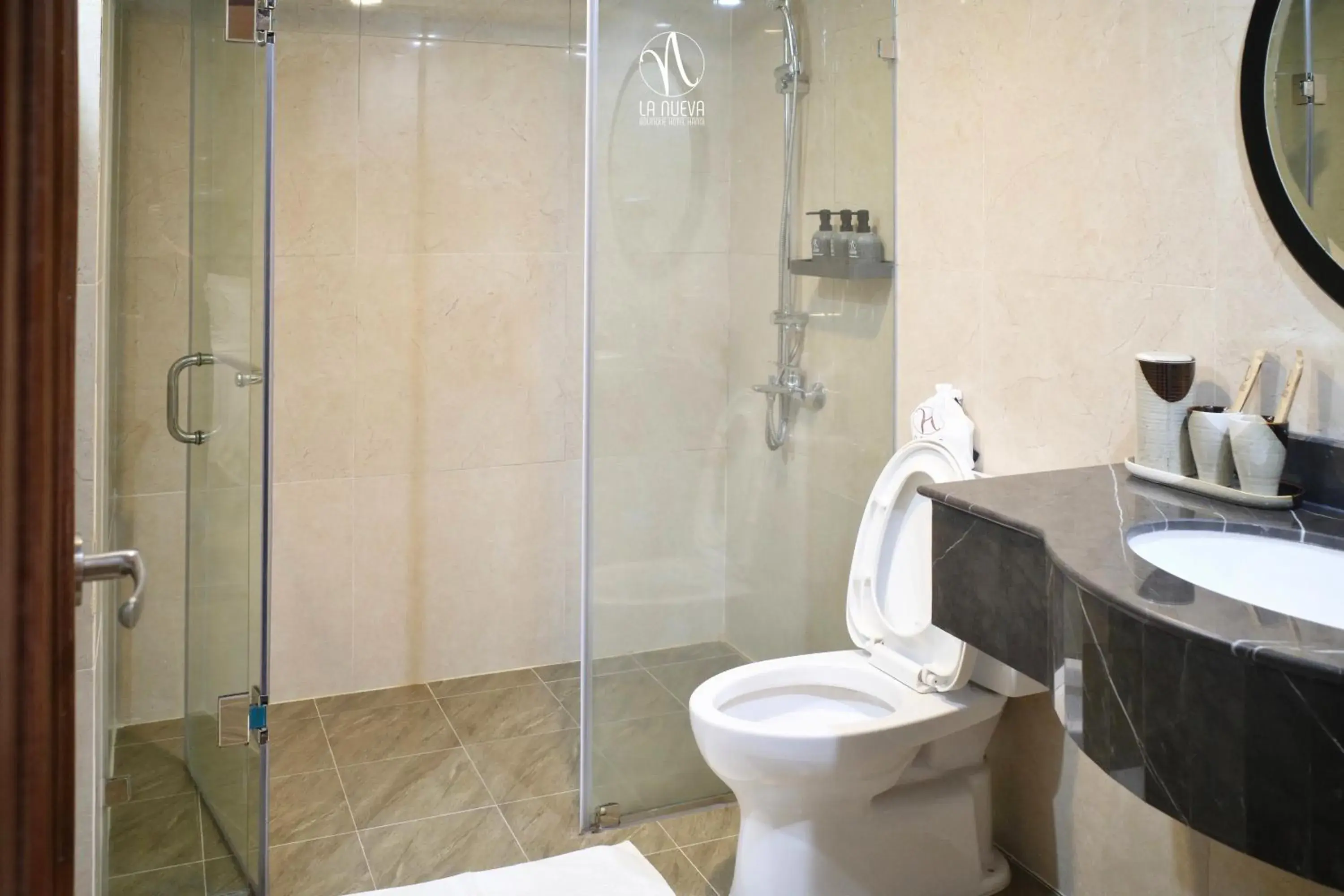 Premium Double/Twin in La Nueva Boutique Hotel Hanoi & Spa Premium Double/Twin in La Nueva Boutique Hotel Hanoi & Spa