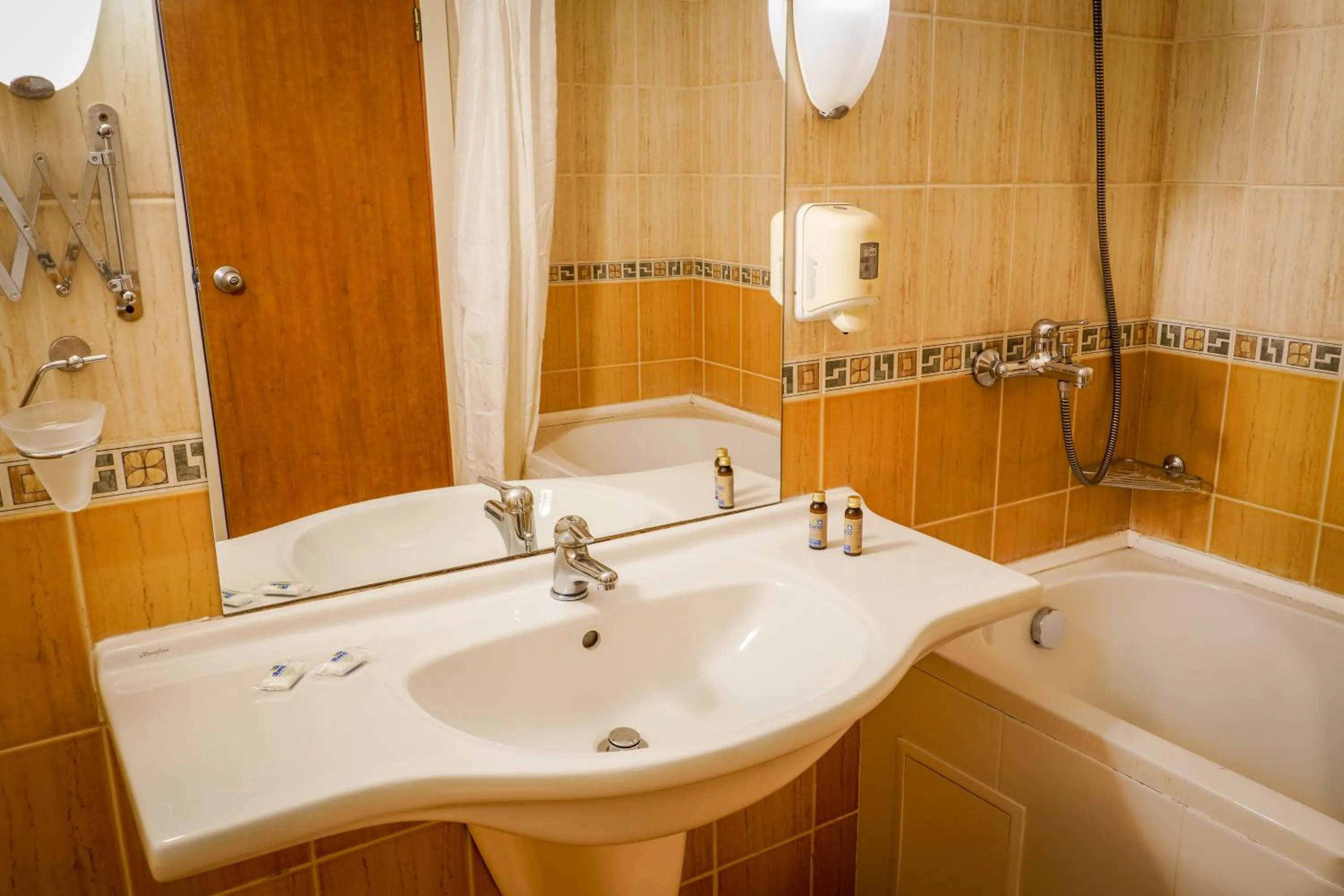 Bathroom in Hotel Laguna Garden