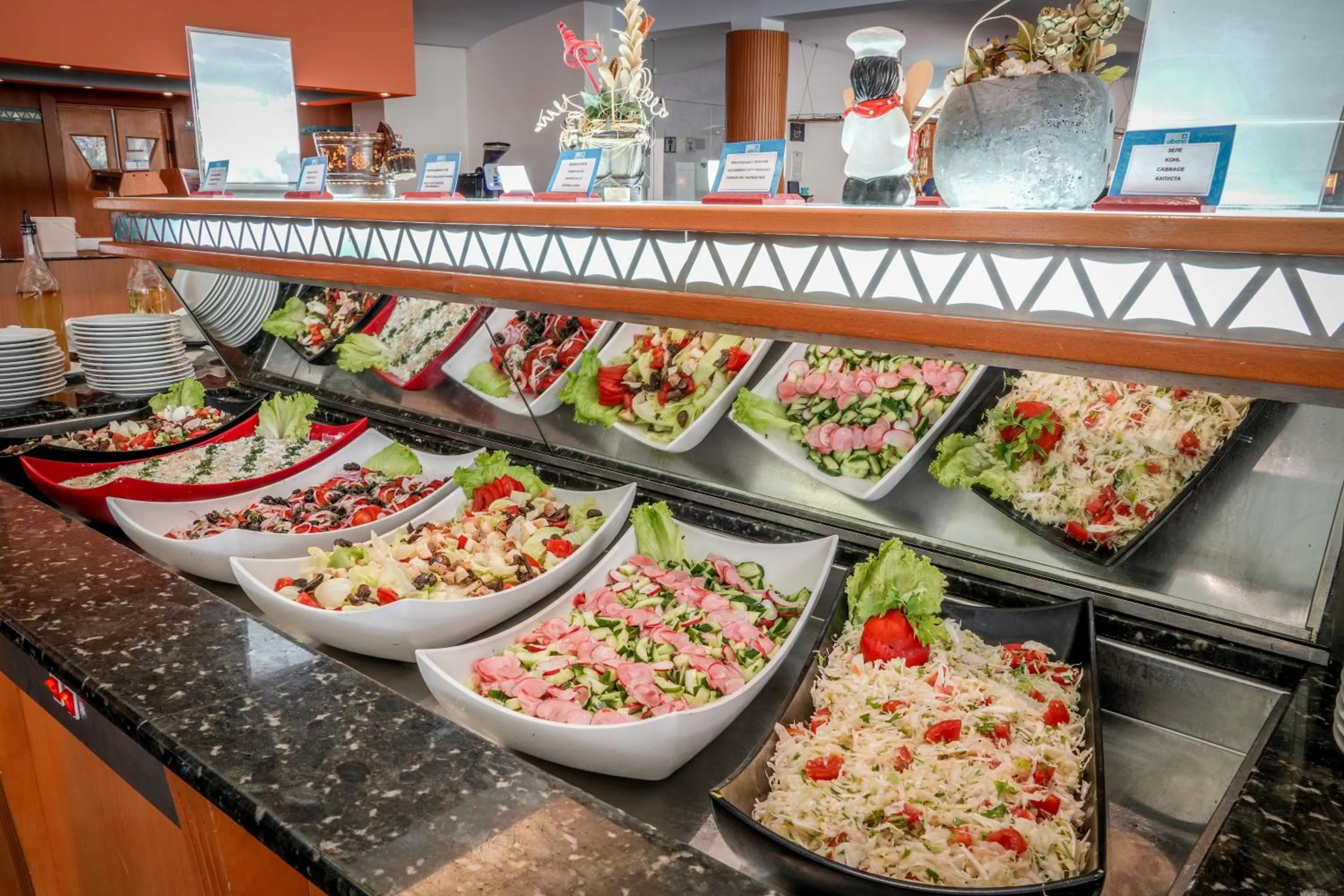 Restaurant/places to eat in Hotel Laguna Garden