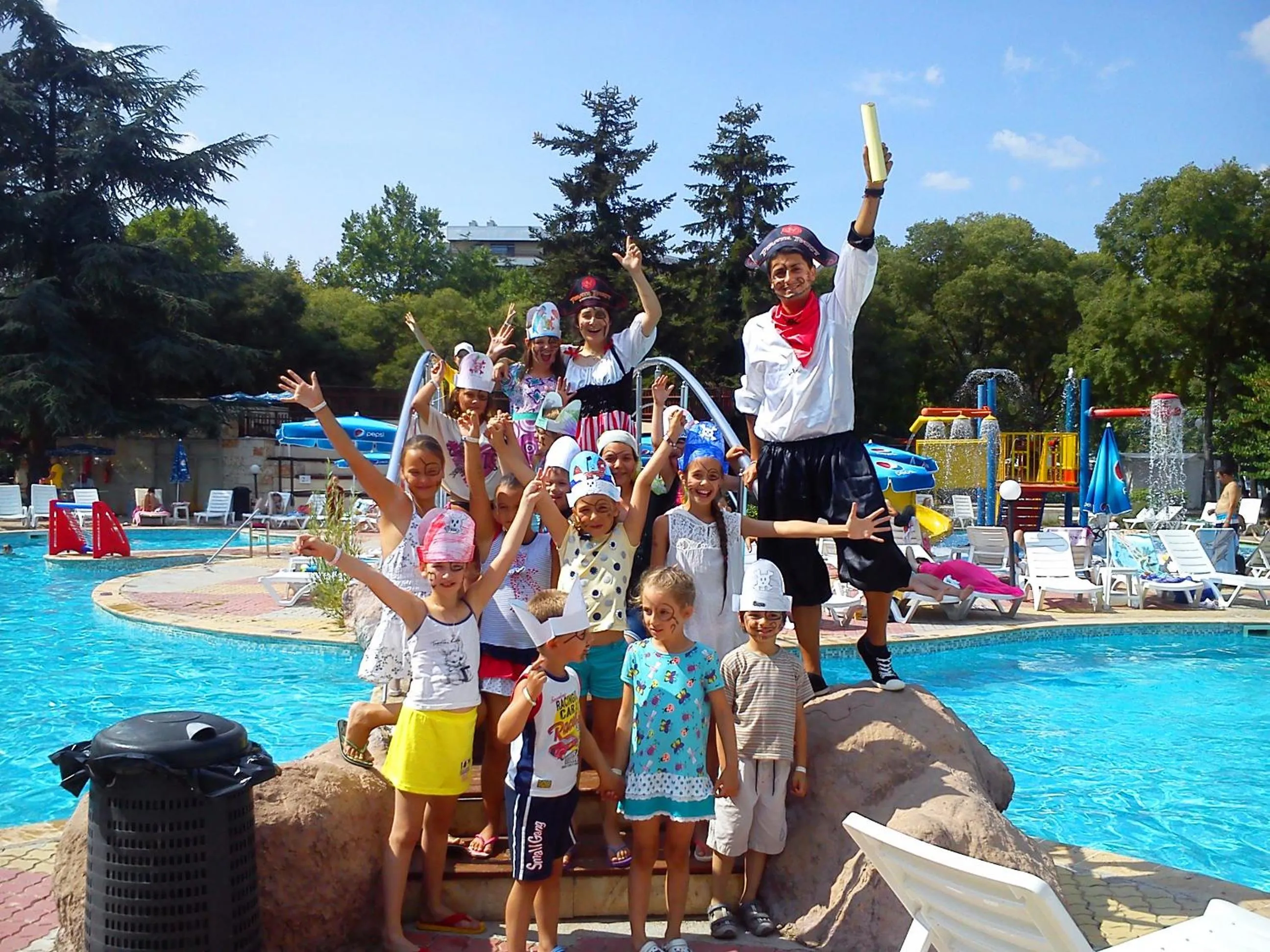 Entertainment in Hotel Laguna Garden