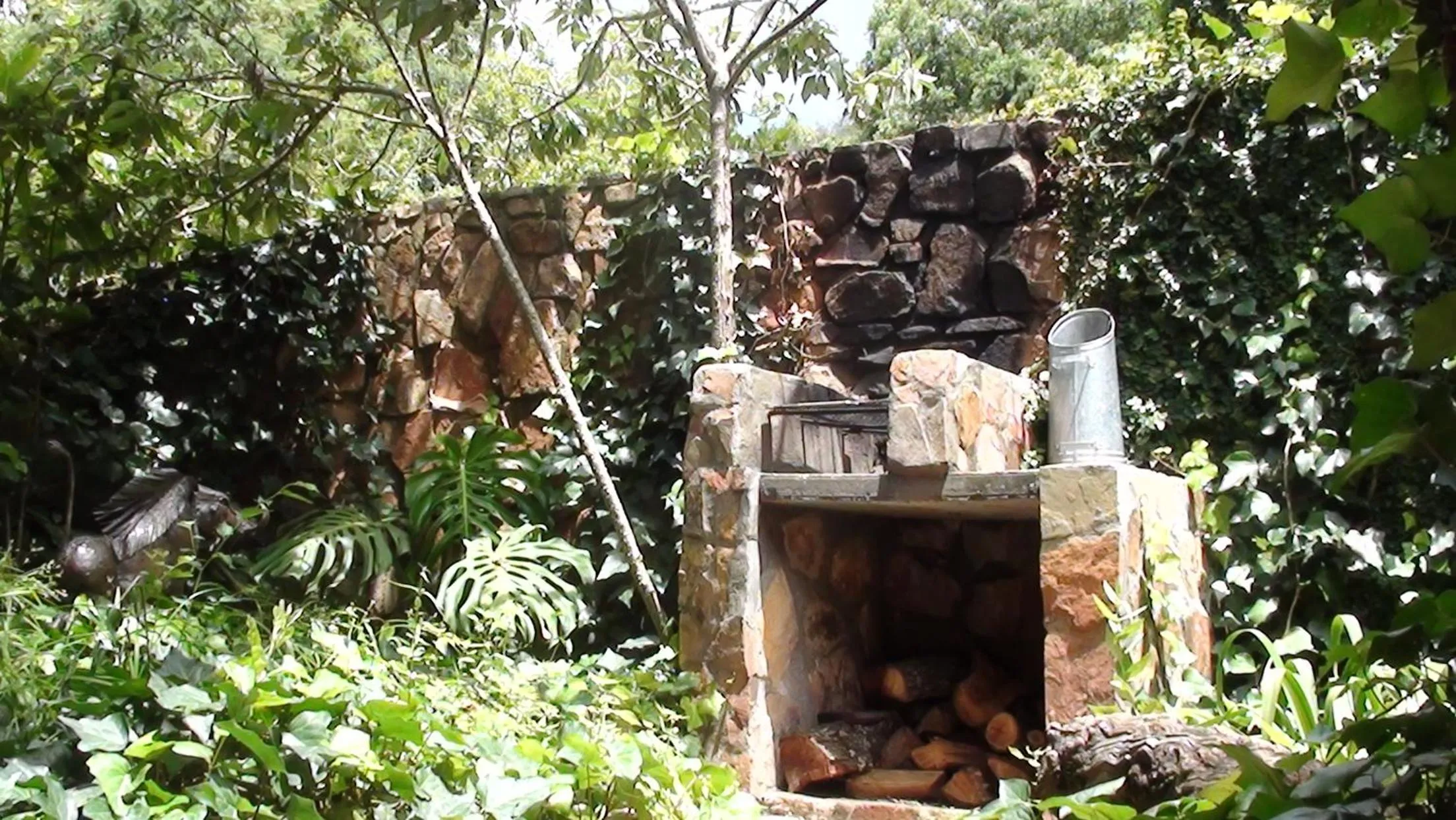 BBQ facilities in Forest Creek Lodge & Spa