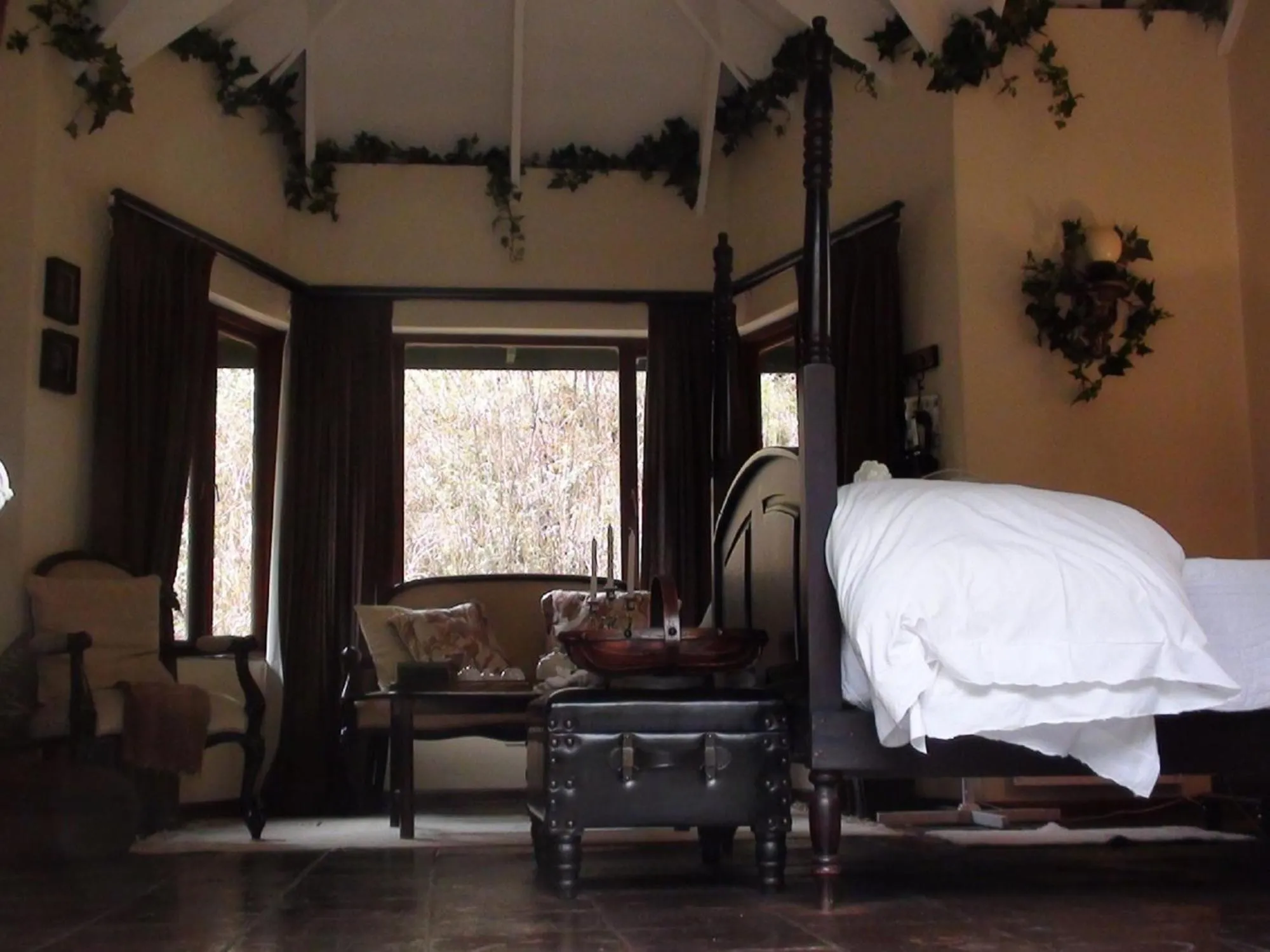 Decorative detail, Bed in Forest Creek Lodge & Spa