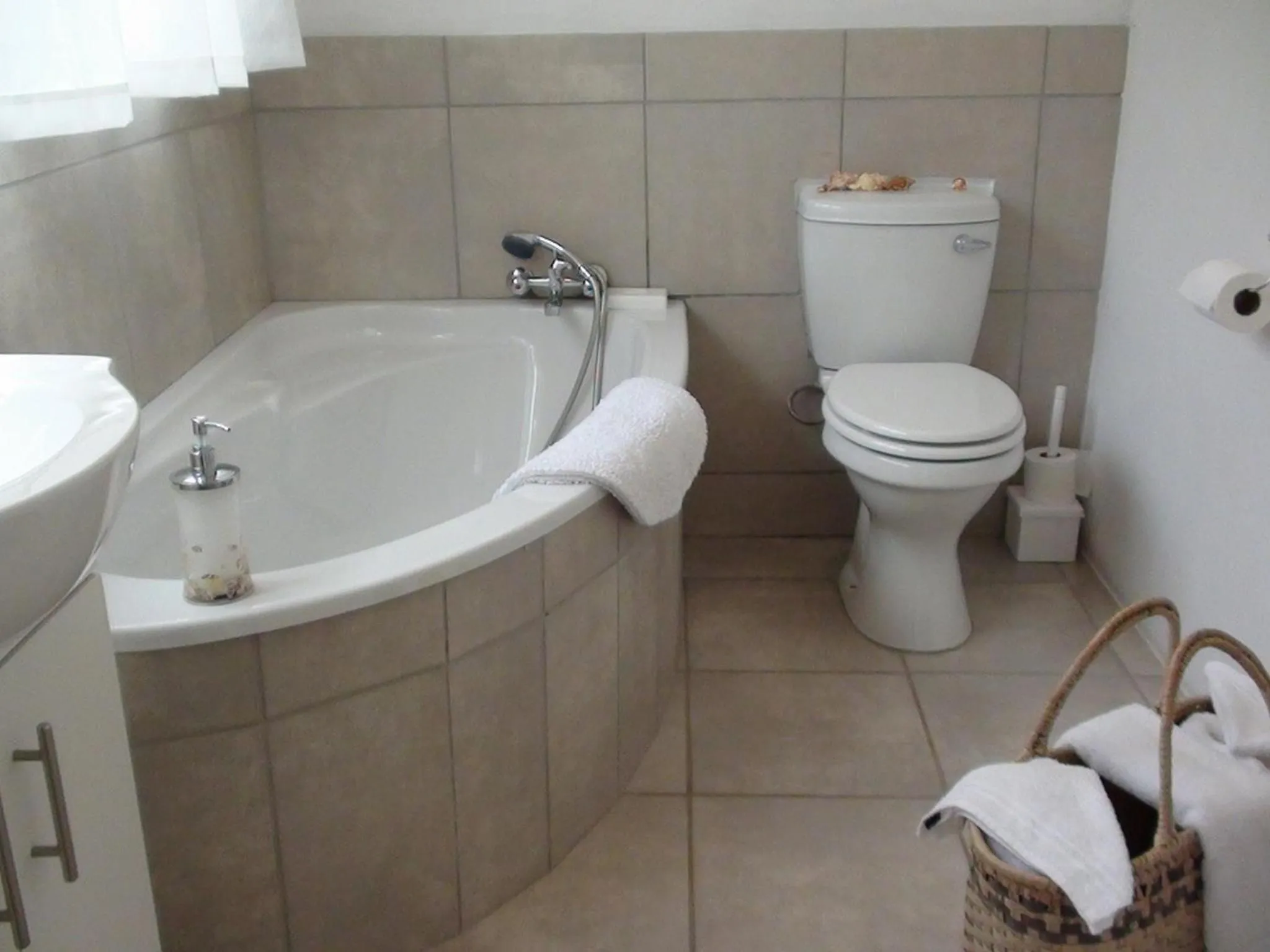 Bathroom in Forest Creek Lodge & Spa