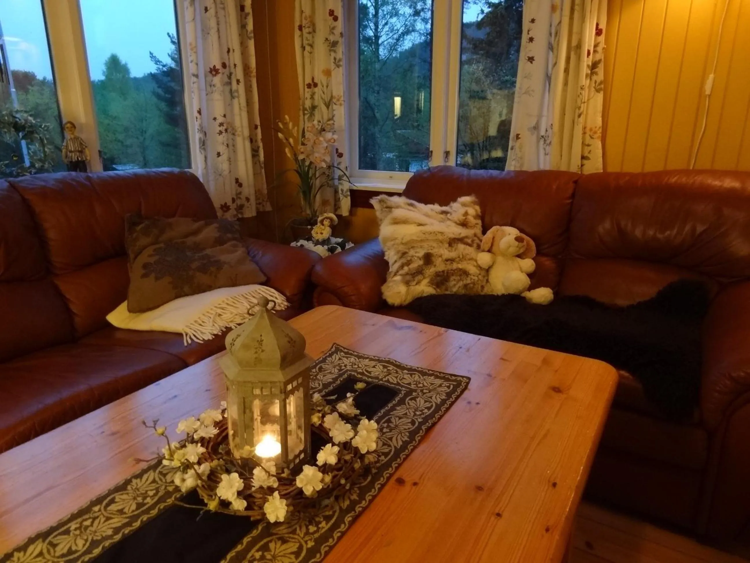 Seating area in Solheim Overnatting