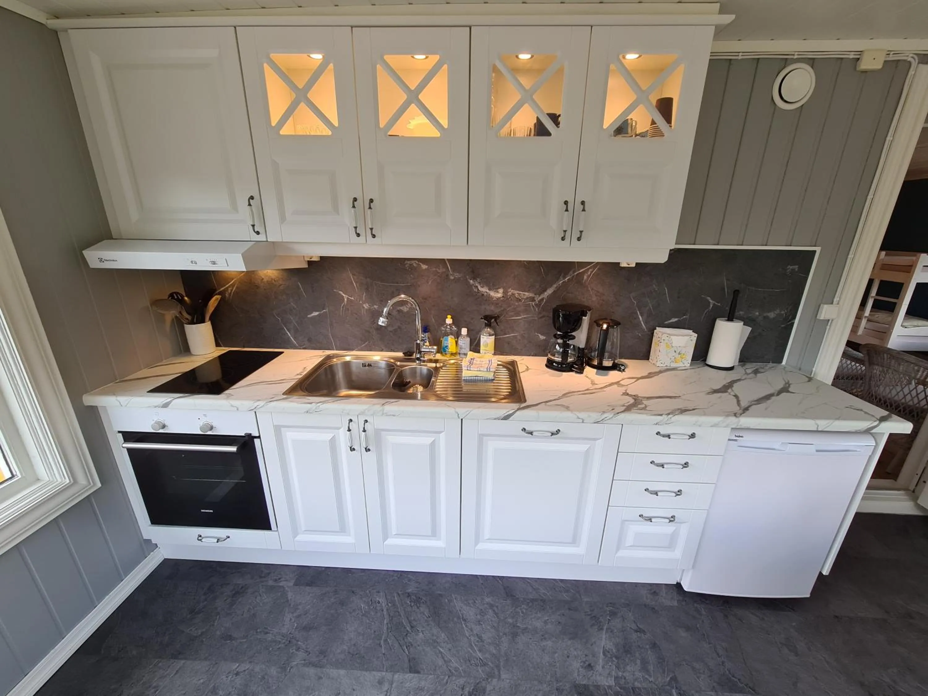 Kitchen or kitchenette in Solheim Overnatting