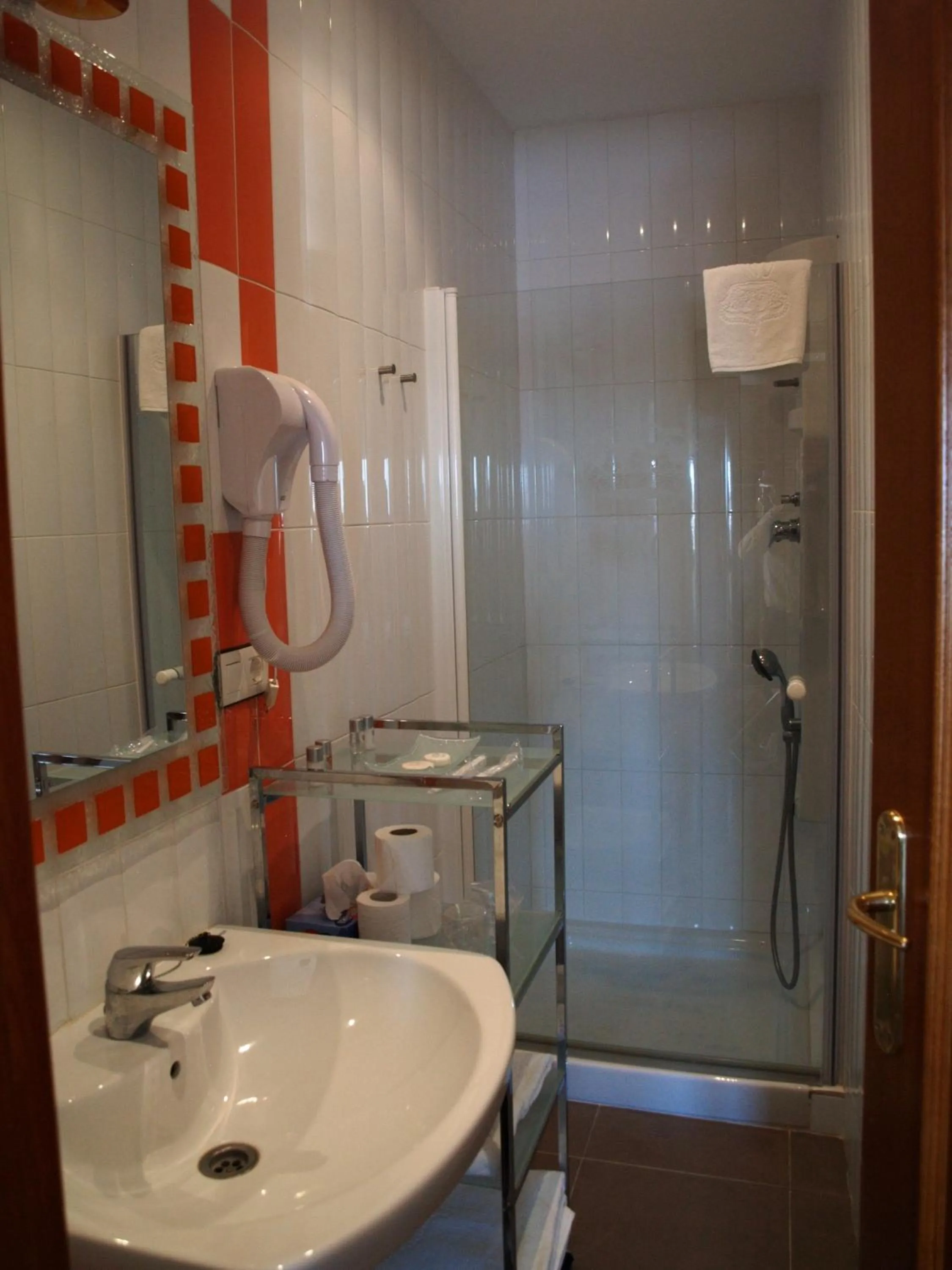 Shower in Residencia Real del Castillo de Curiel