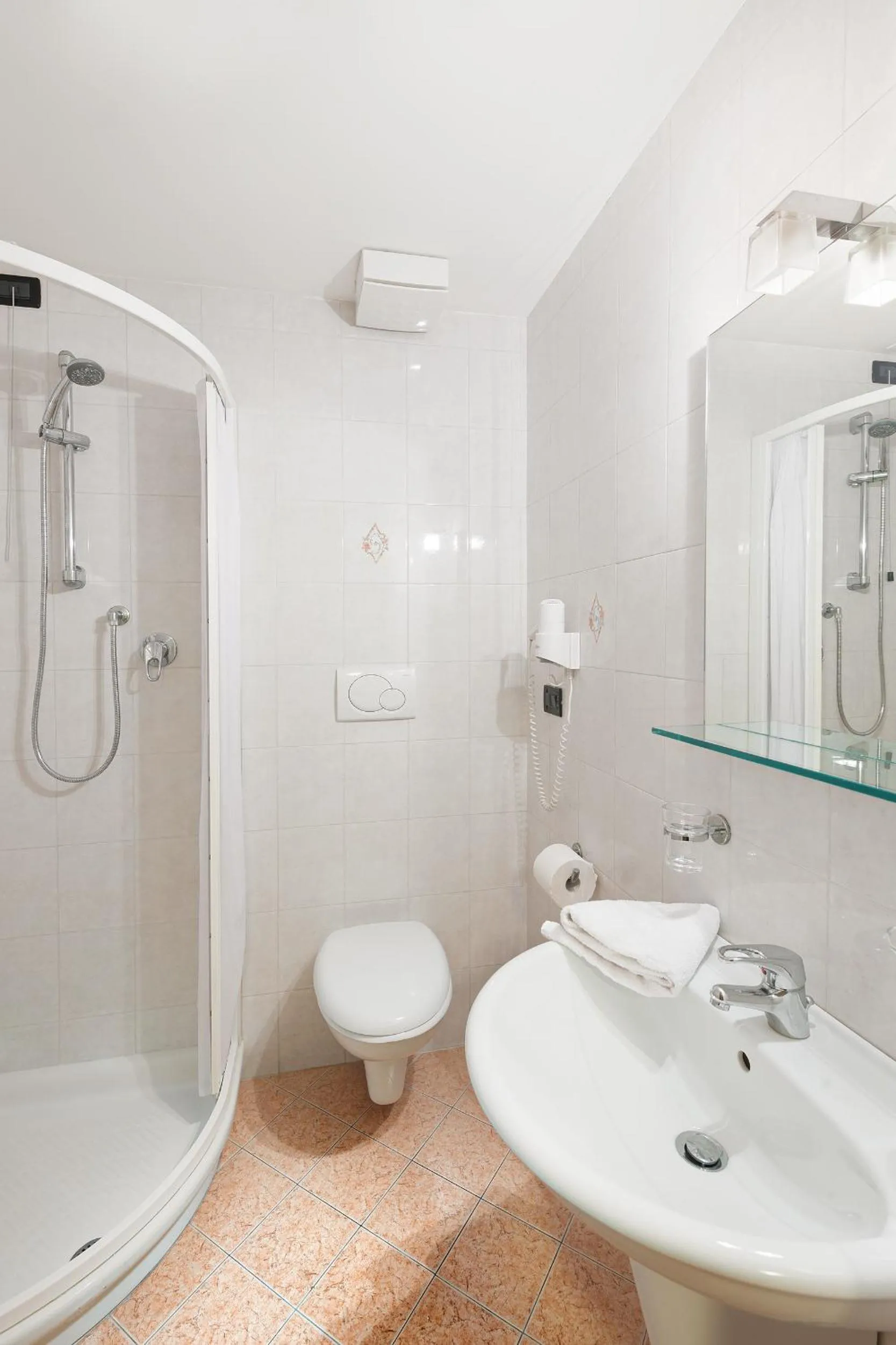 Bathroom in Hotel Europeo