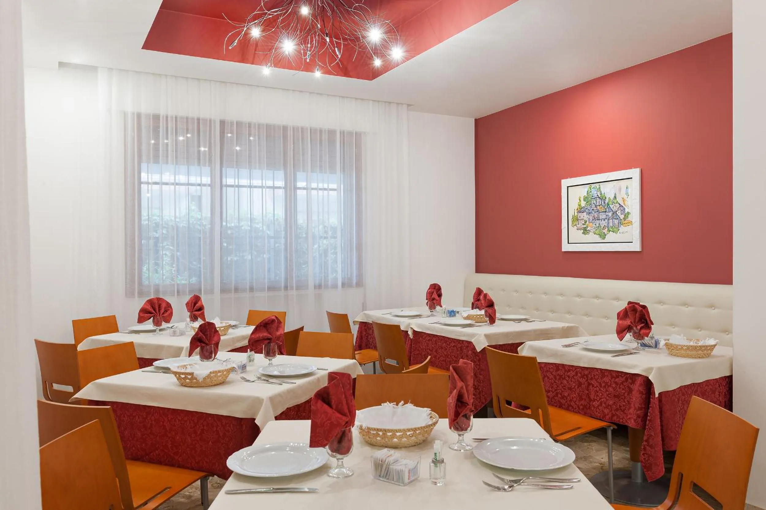 Restaurant/places to eat in Hotel Europeo