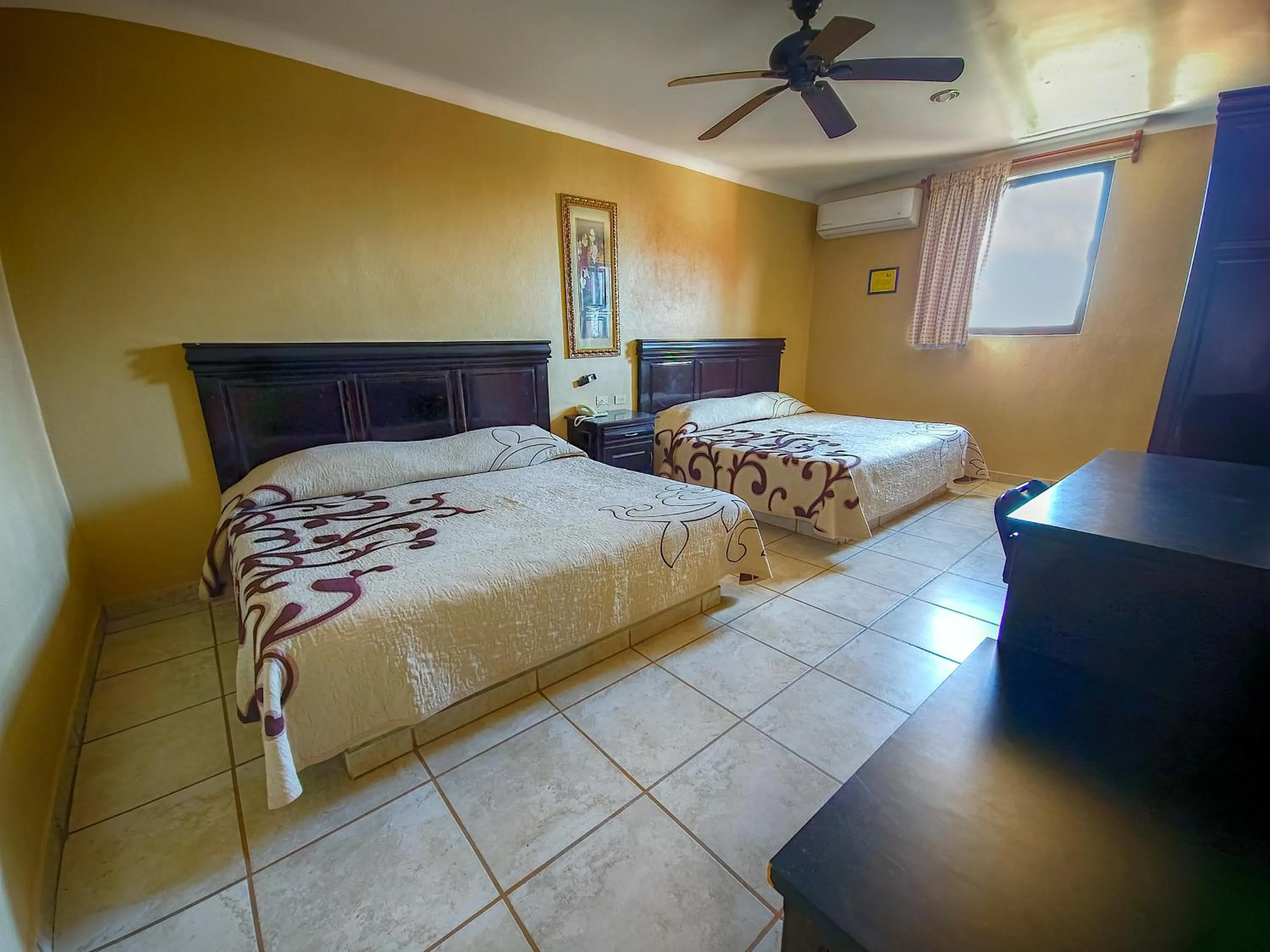 Other, Bed in Hotel Oasis