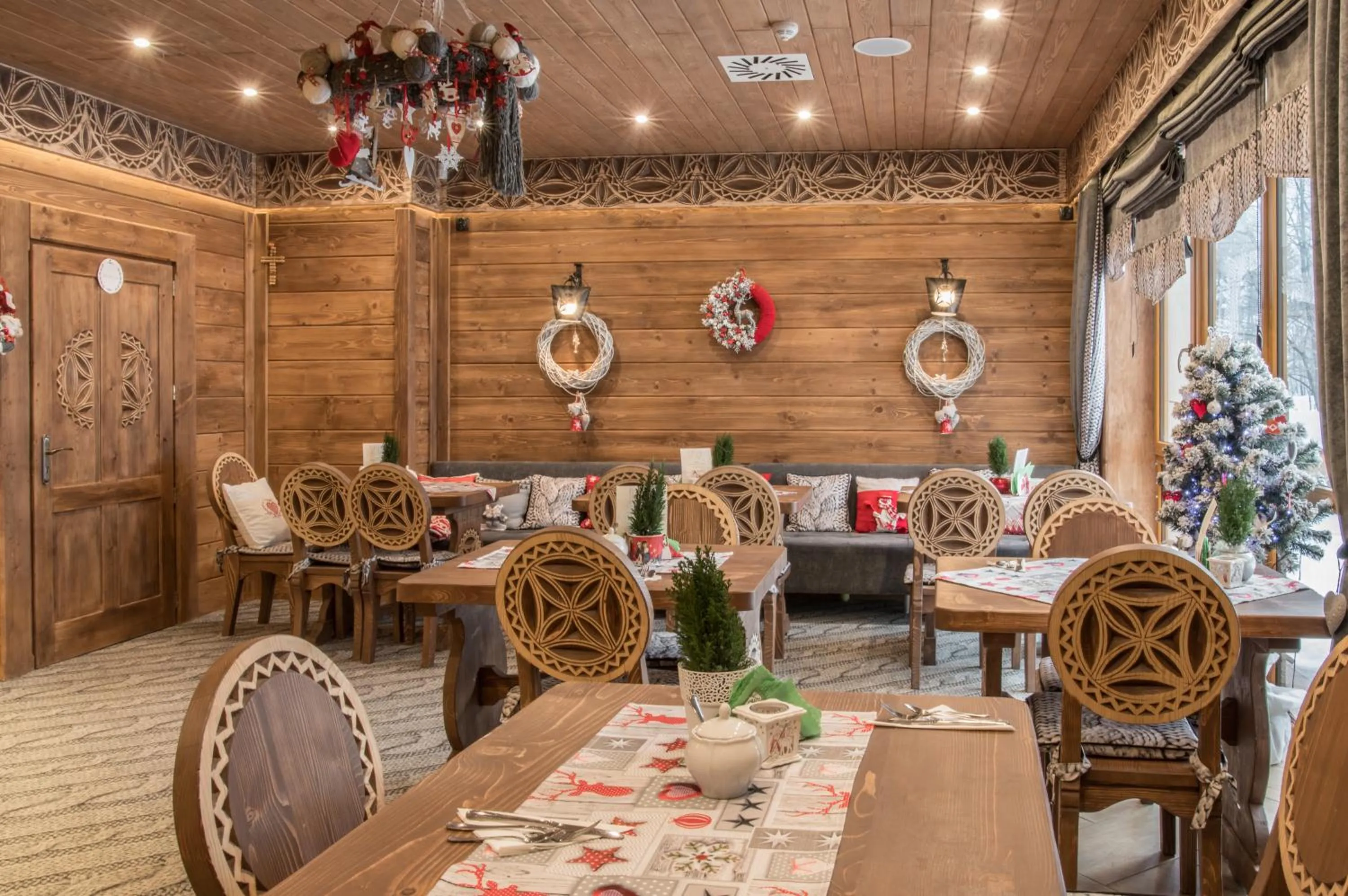 Restaurant/places to eat in Villa Adamo & Relax