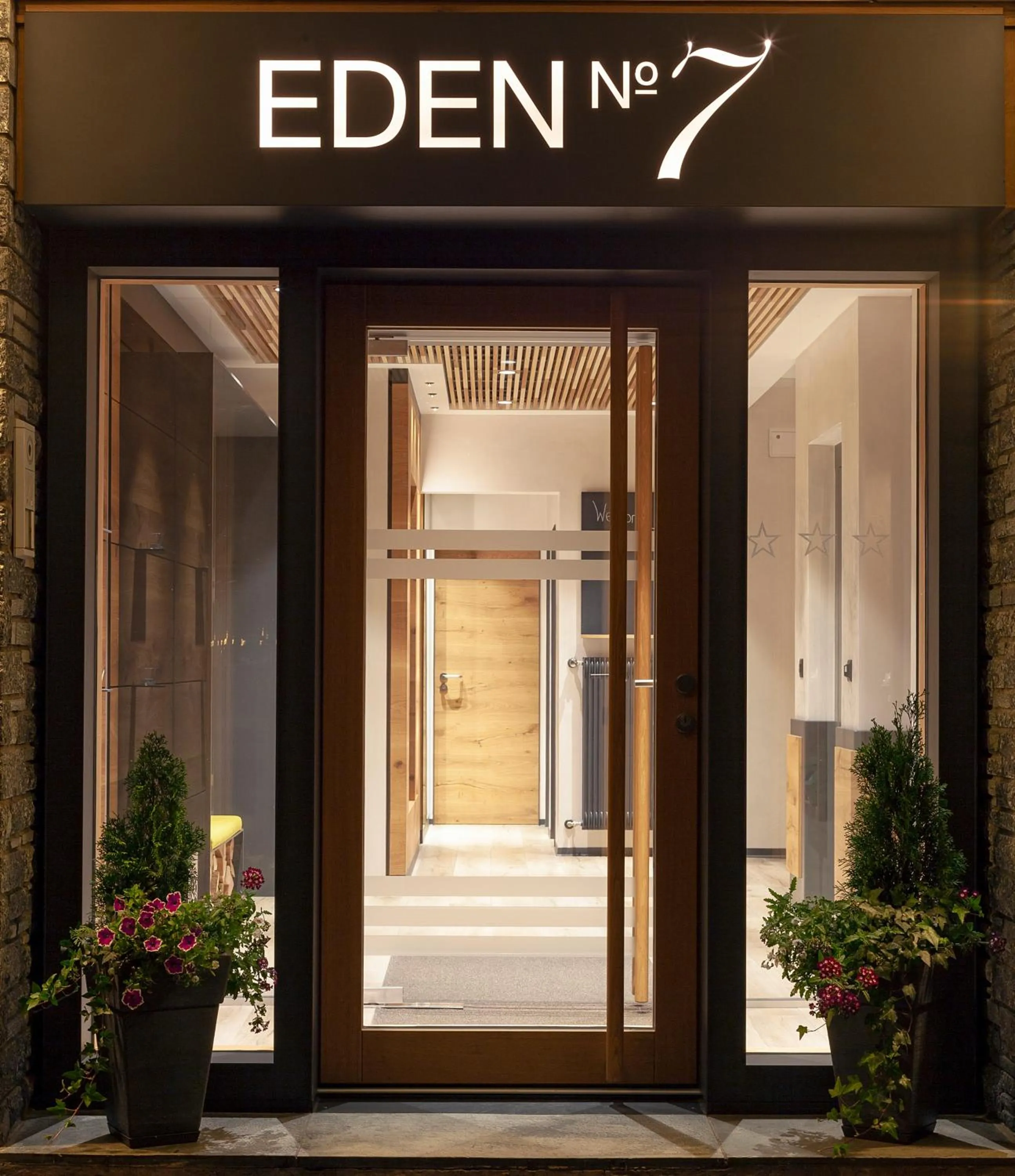 Facade/entrance in Hotel Eden No. 7