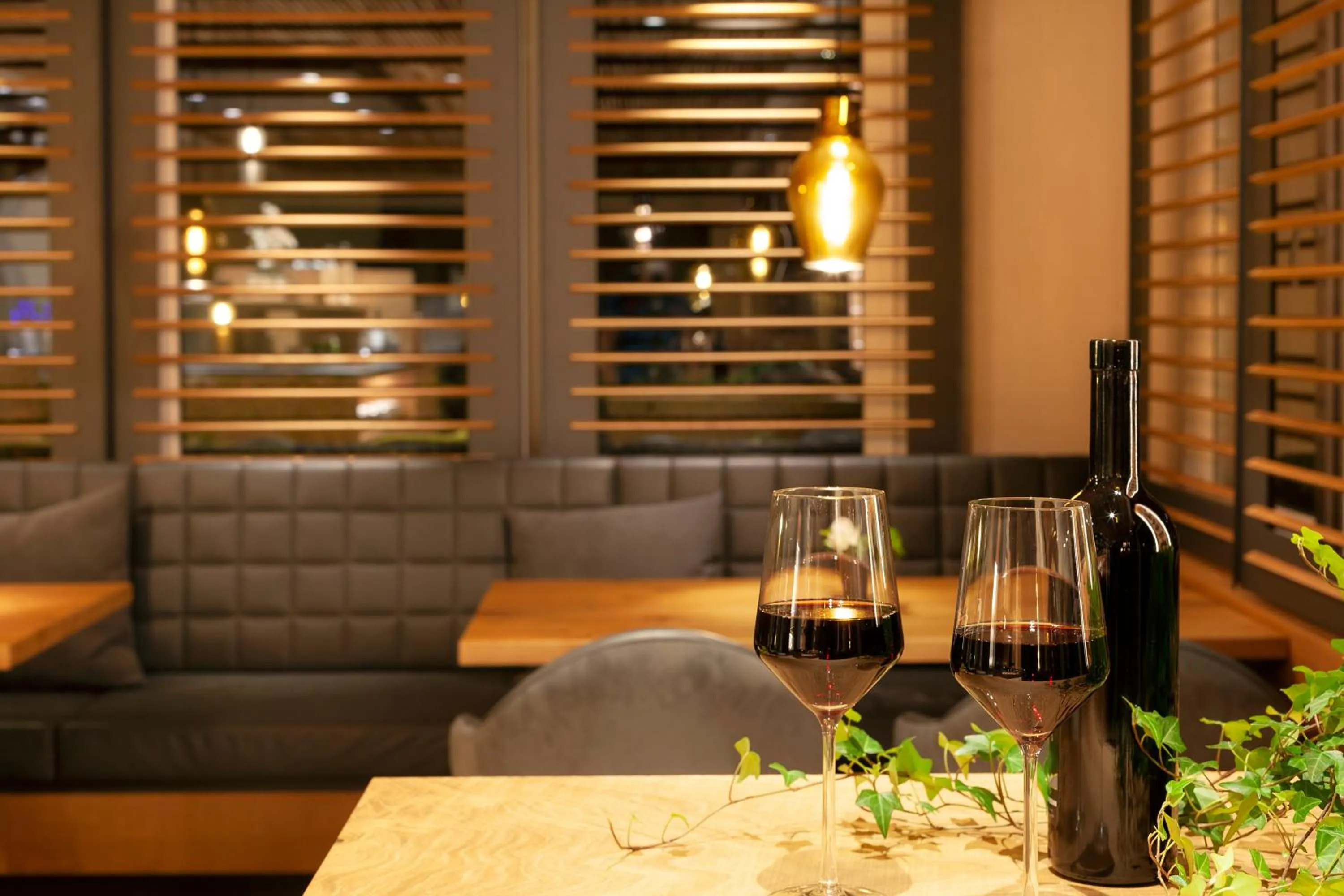 Communal lounge/ TV room in Hotel Eden No. 7