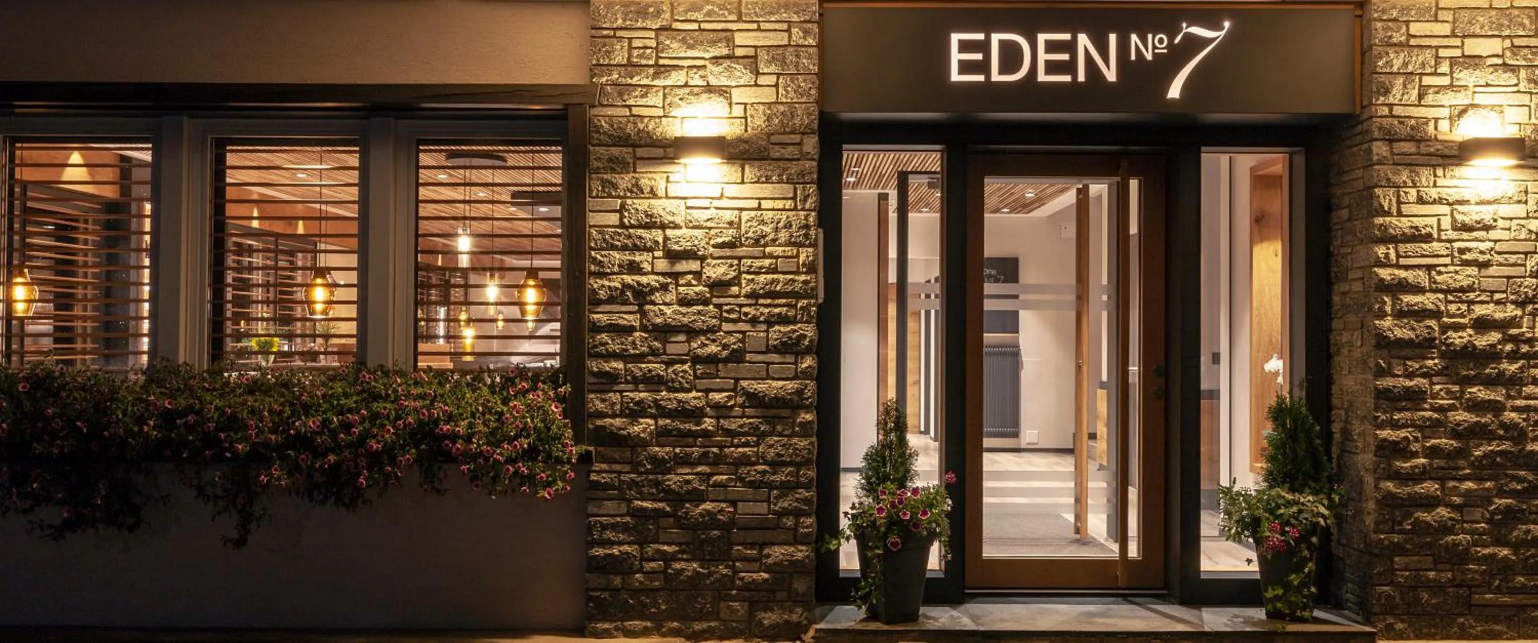 Facade/entrance in Hotel Eden No. 7
