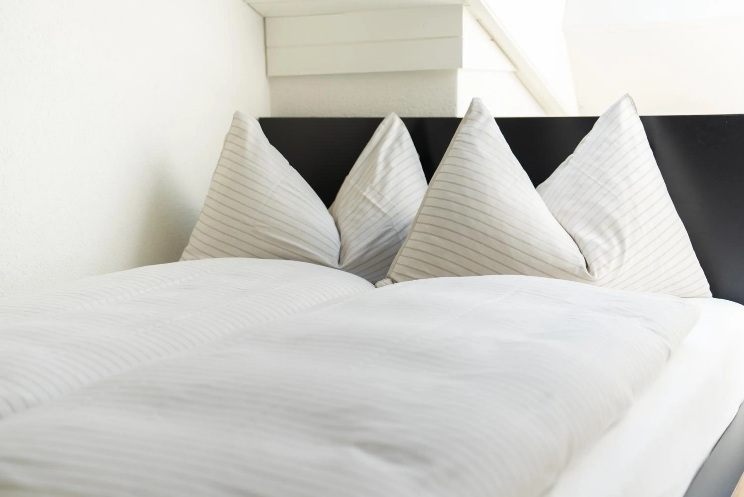 Photo of the whole room, Bed in Seeblick Höhenhotel