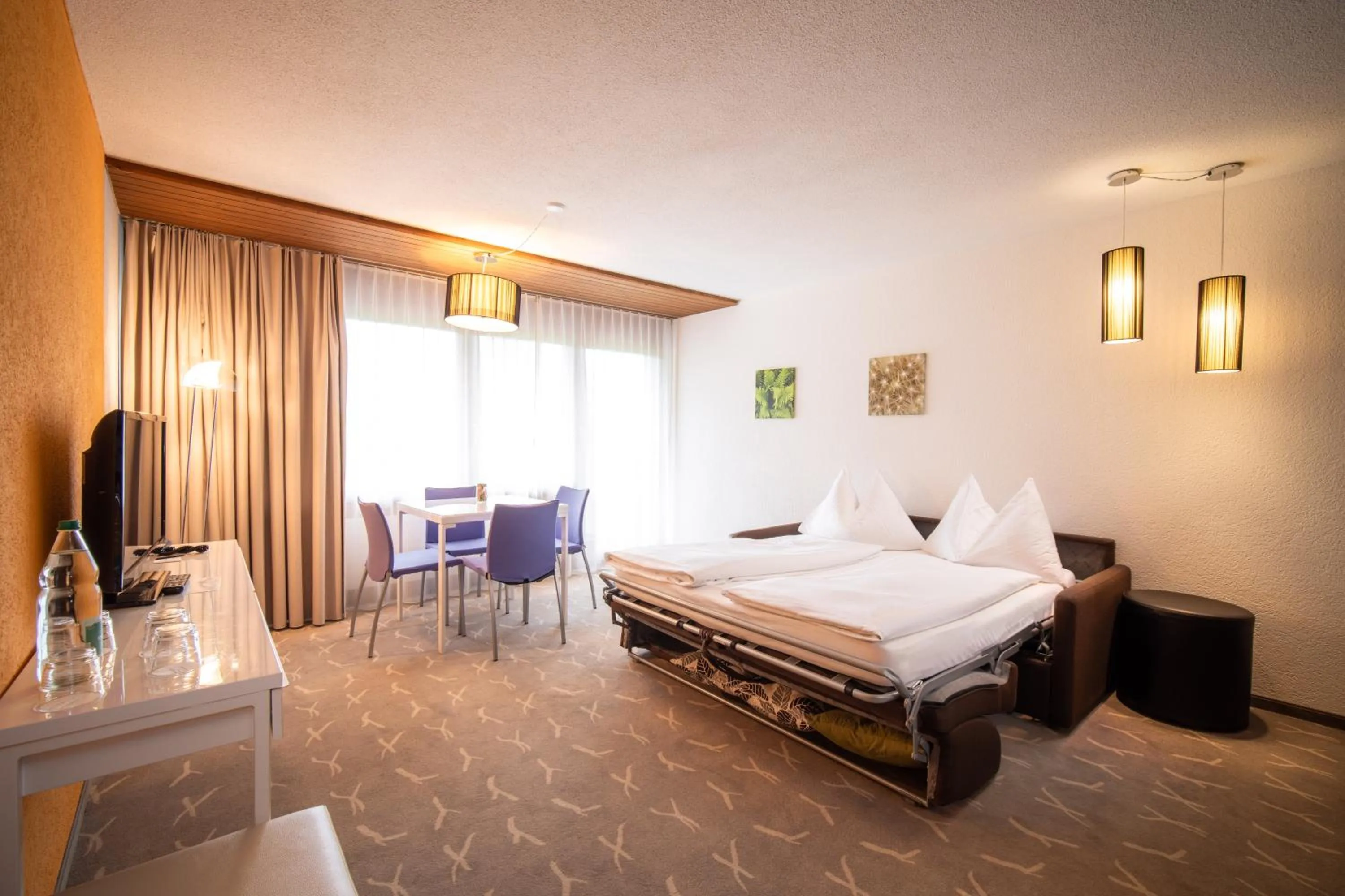 Living room, Bed in Seeblick Höhenhotel