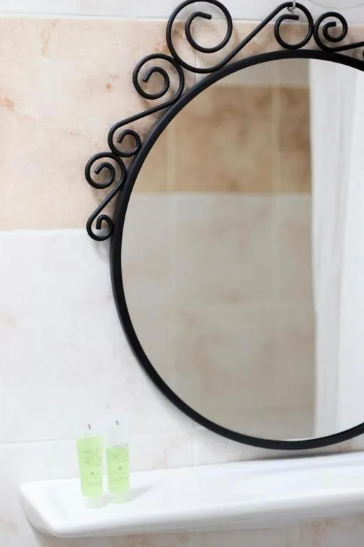 Armadoros Hotel / Ios Backpackers