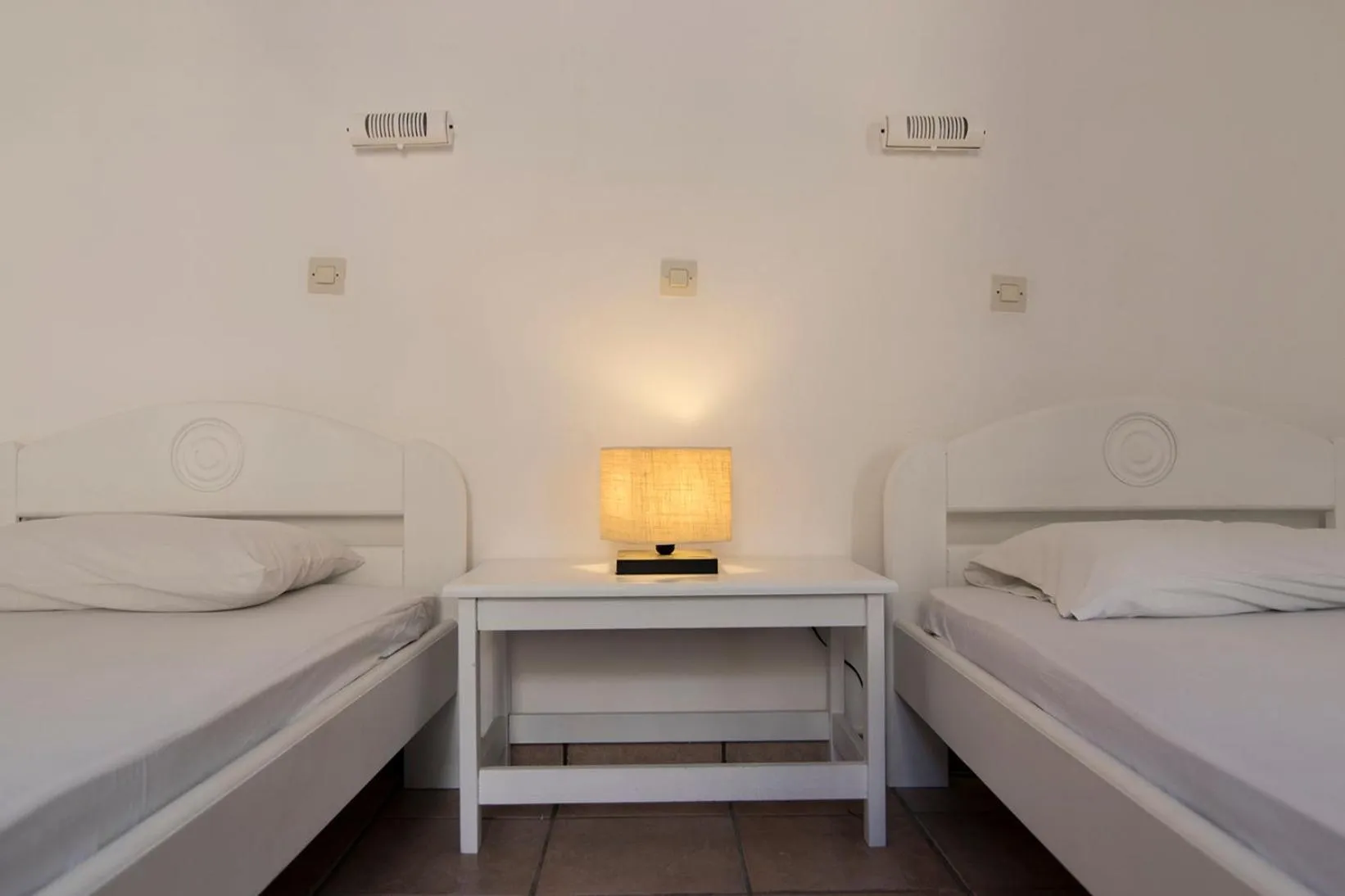 Photo of the whole room, Bed in Armadoros Hotel / Ios Backpackers