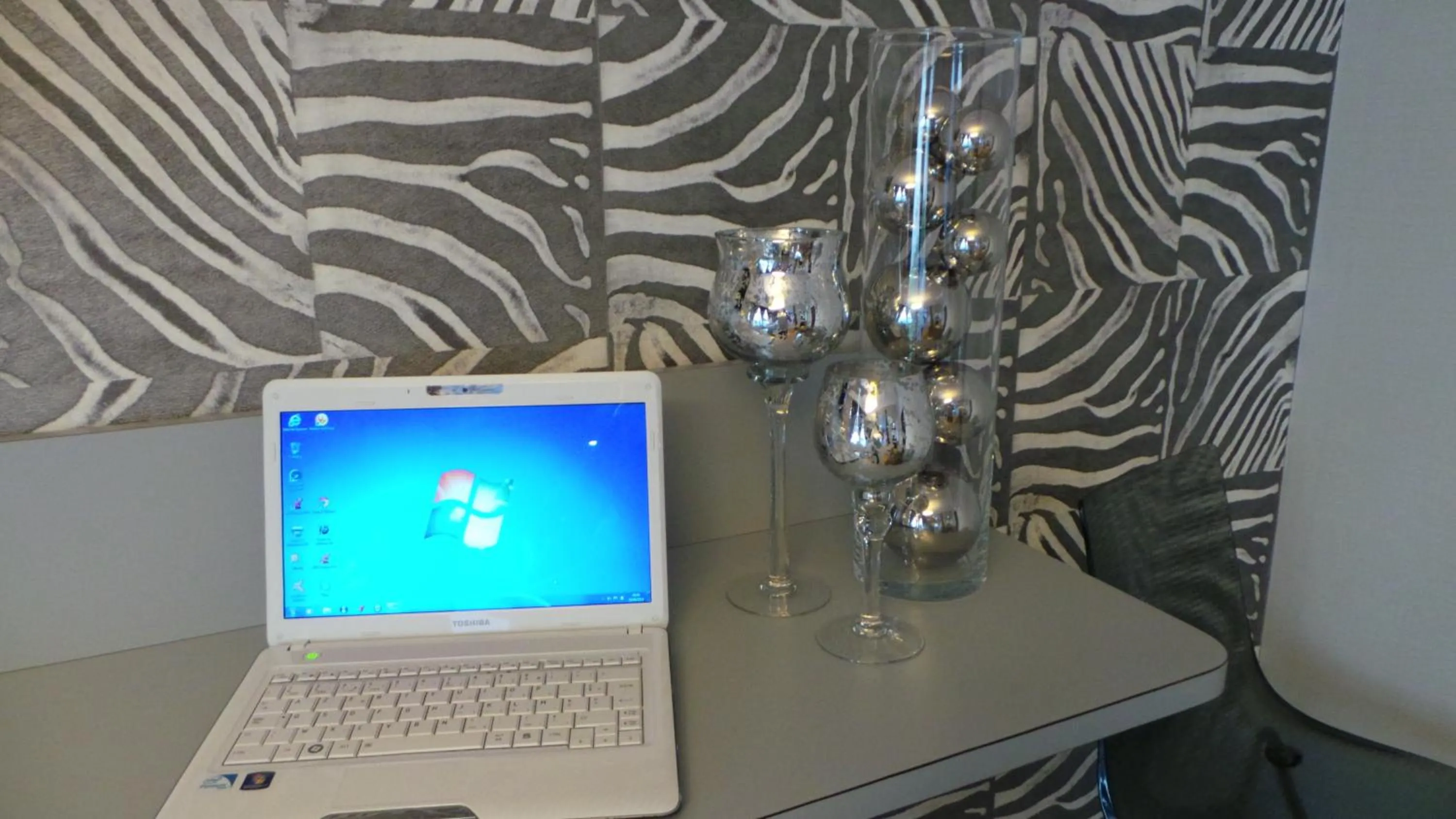 TV and multimedia in Hôtel Le Cambronne