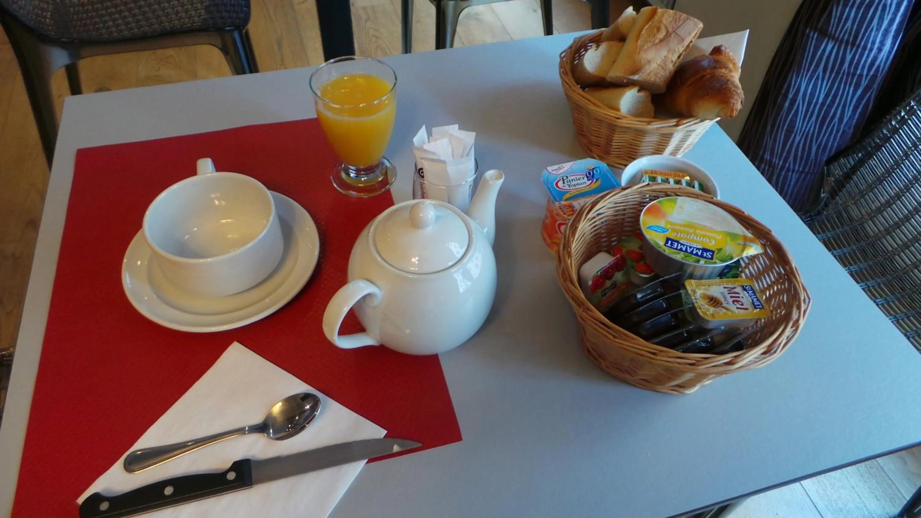 Food in Hôtel Le Cambronne