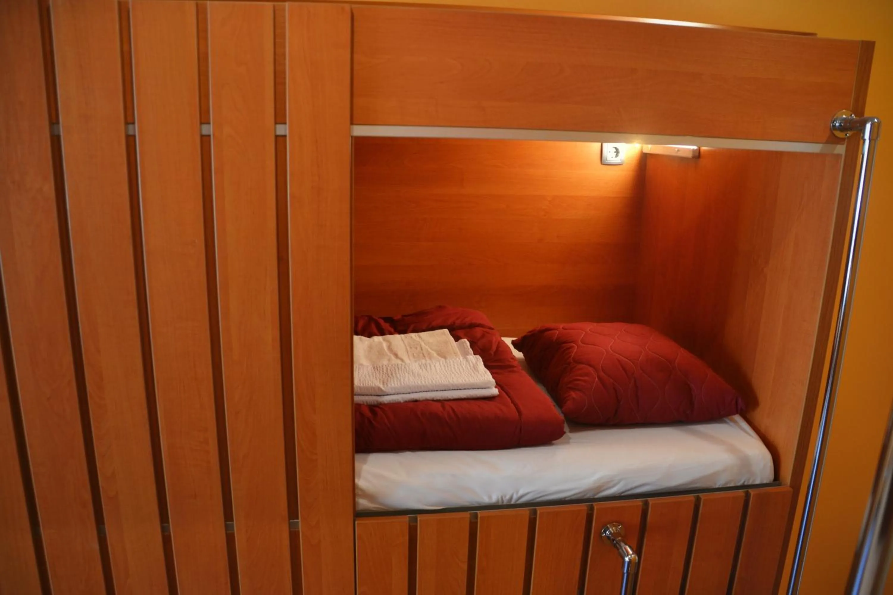 Photo of the whole room, Bed in Do Step Inn Central - Self-Service-Hostel