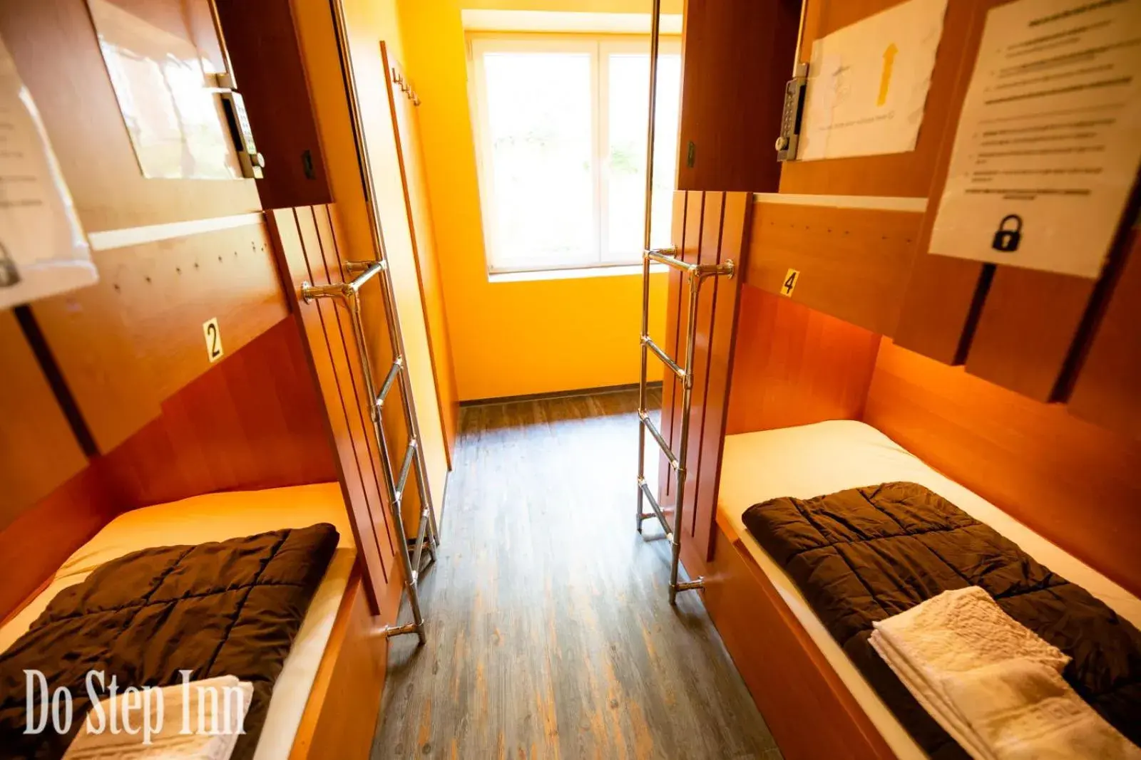 Twin Room with Shared Bathroom in Do Step Inn Central - Self-Service-Hostel Twin Room with Shared Bathroom in Do Step Inn Central - Self-Service-Hostel