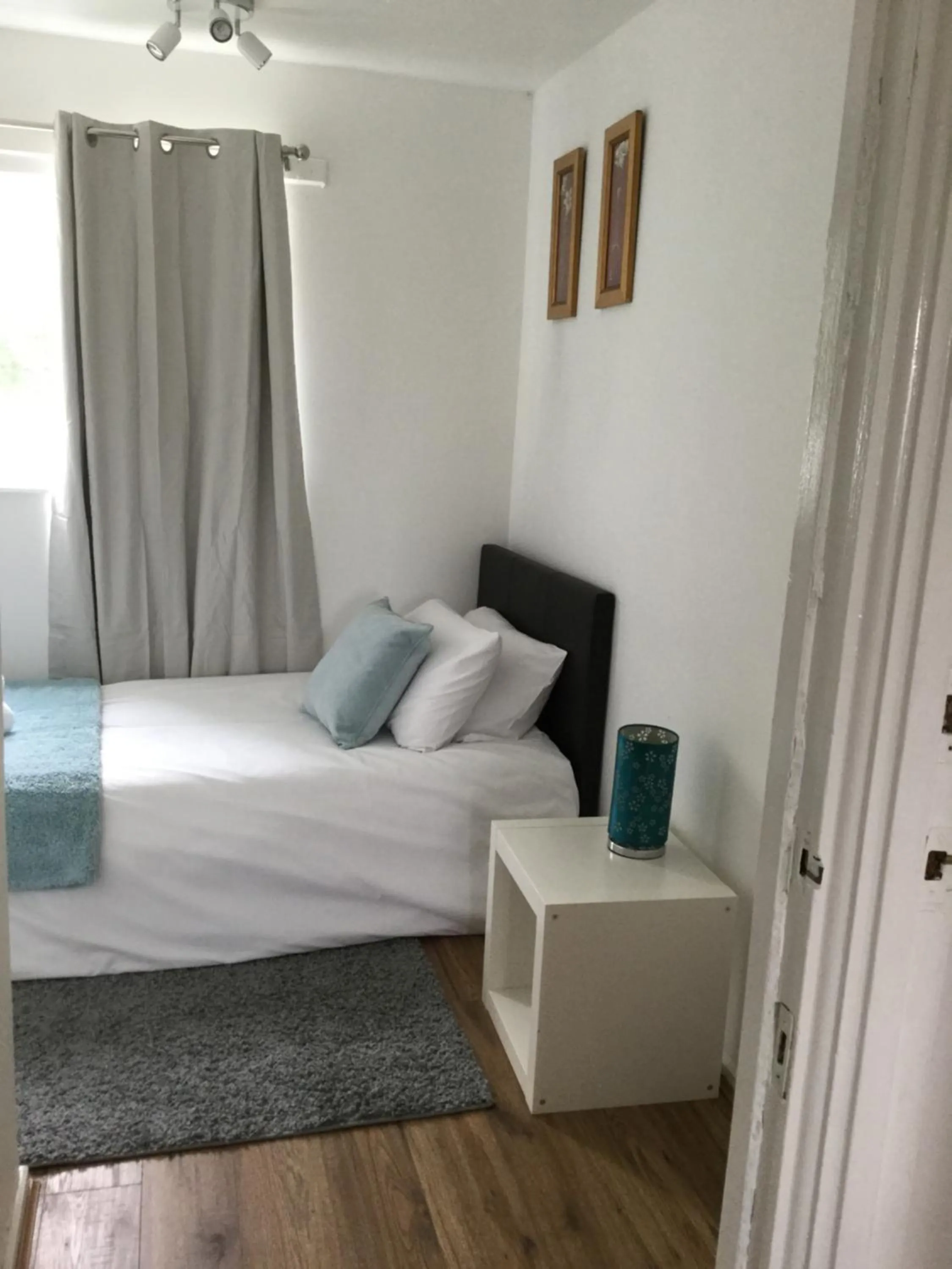 Bed in 4 Bed House next to Basildon Town Centre