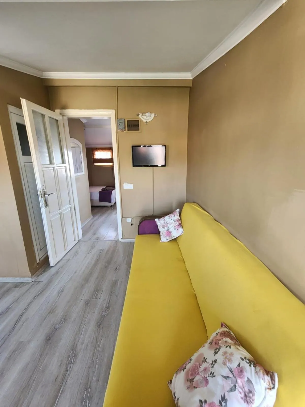 Living room, Bed in Şehzade Apart Otel